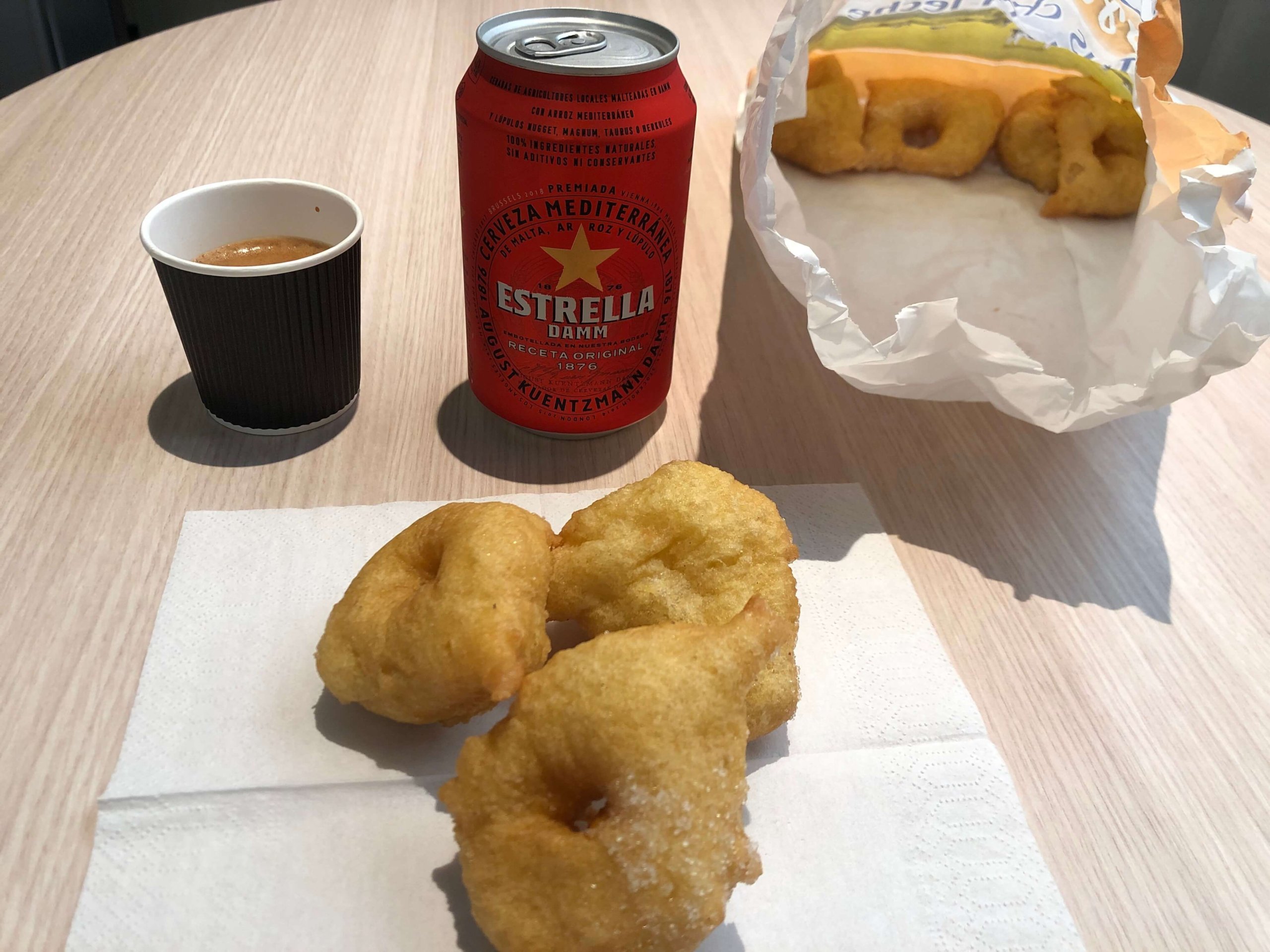 Buñuelos(ブニュエロス)と飲み物