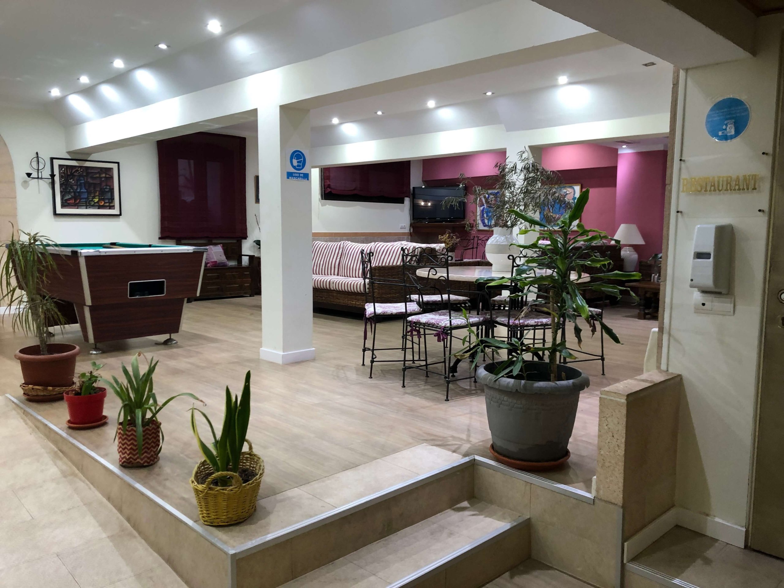 ホテルバレアル・ロビー