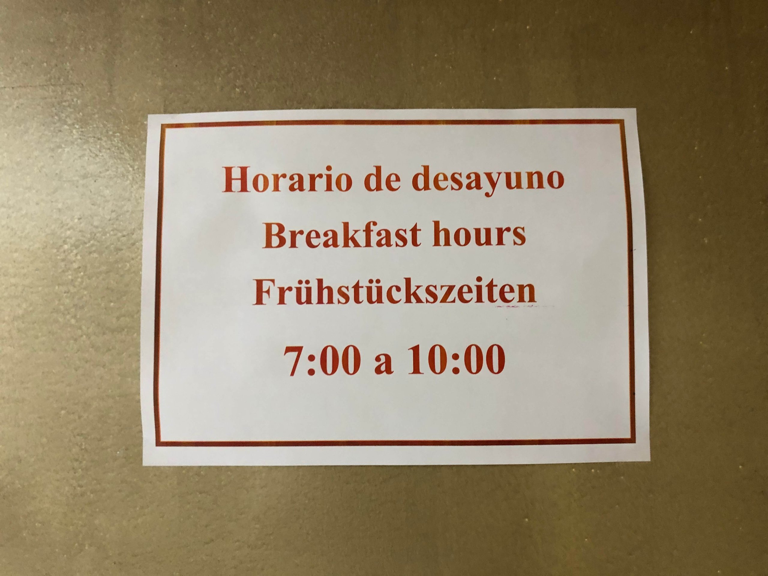 ホテルバレアル・朝食の時間