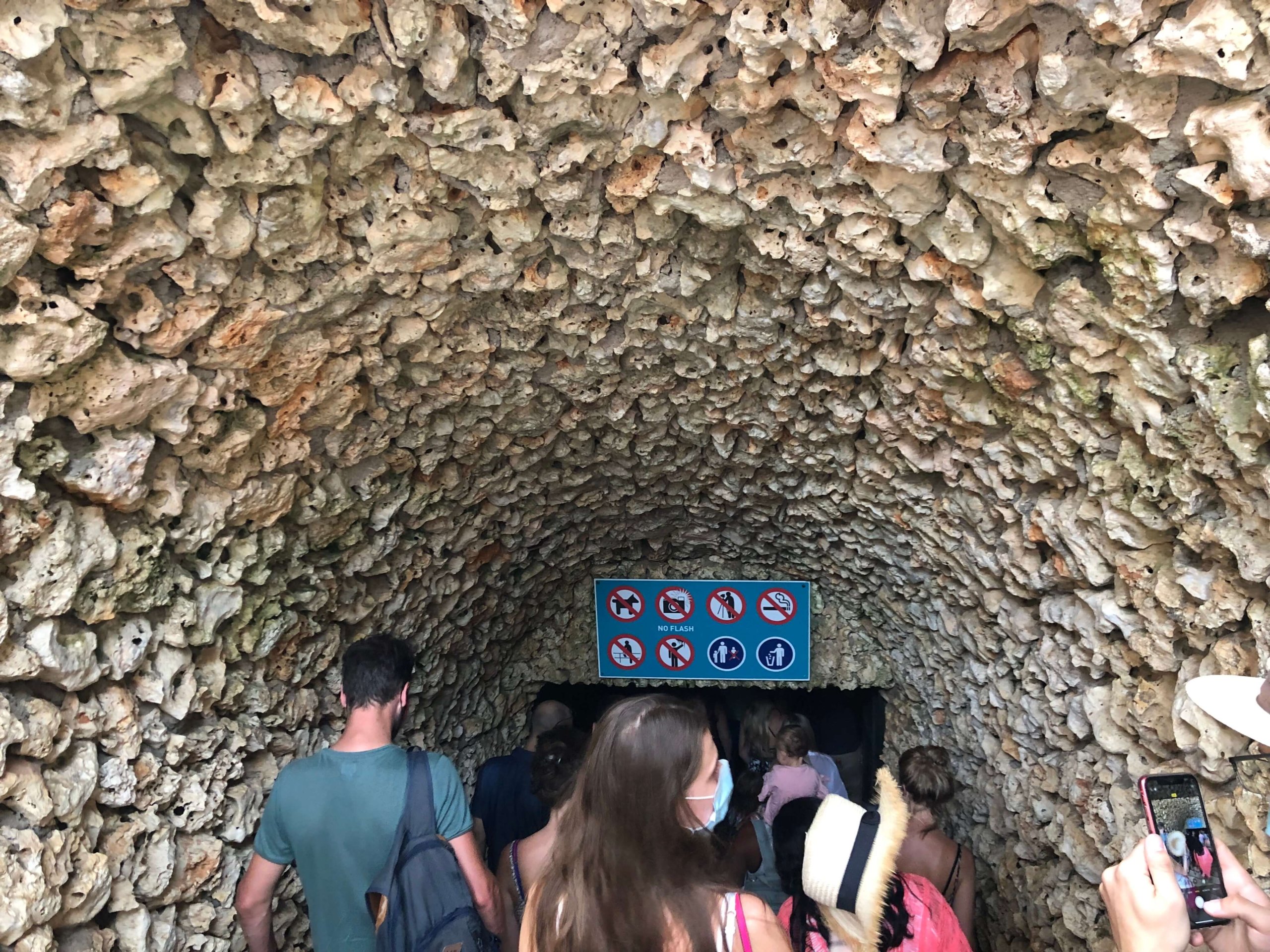 ドラック洞窟・入口