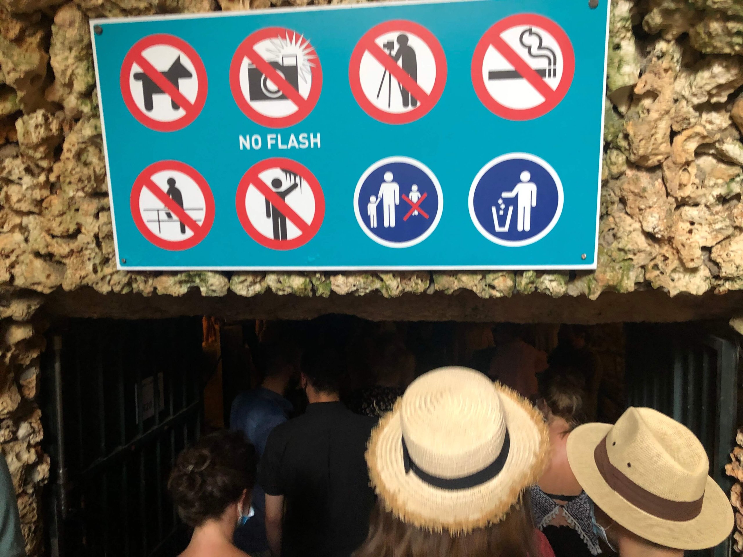 ドラック洞窟・入口