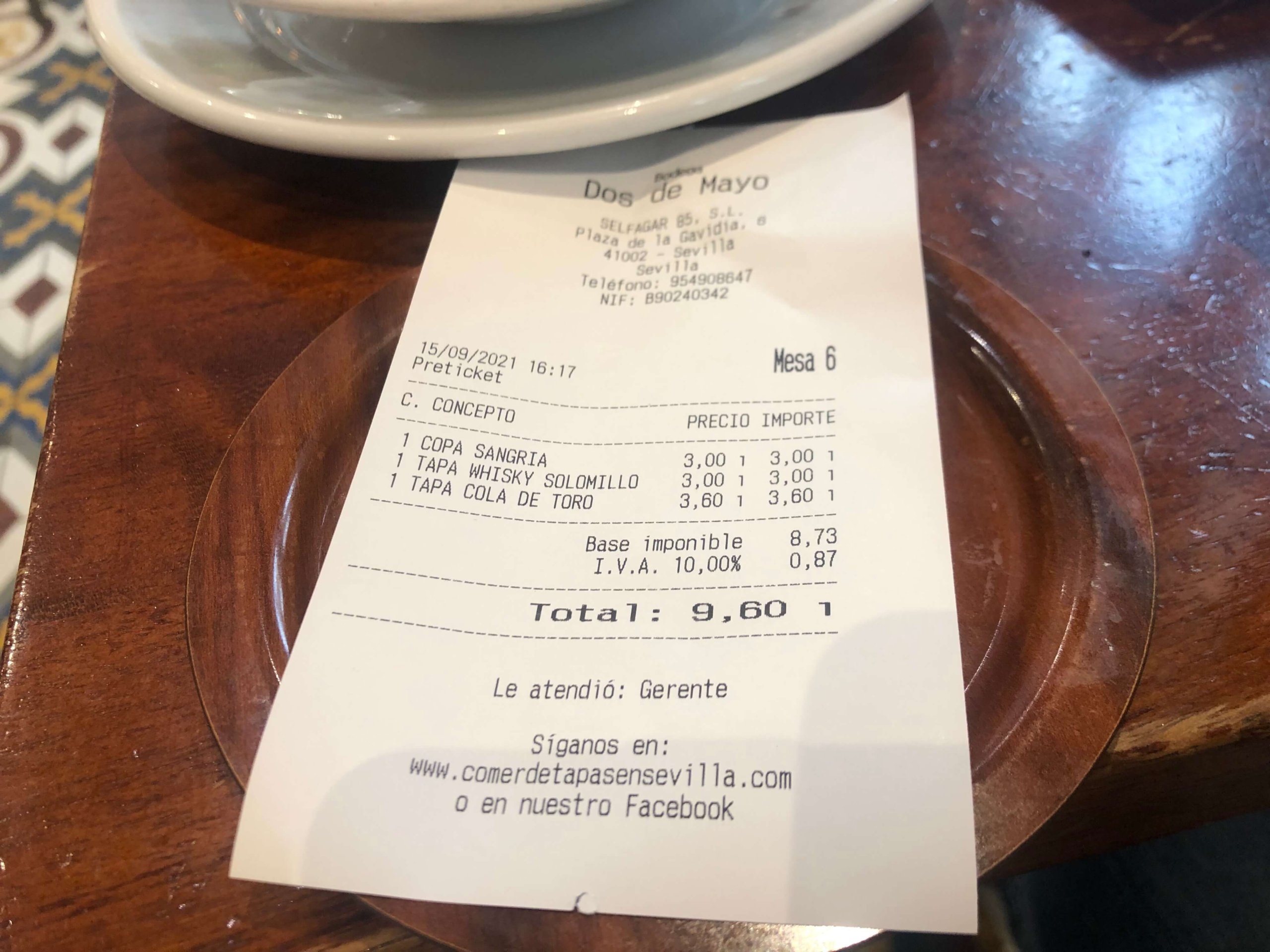 ドス・デ・マヨ　会計