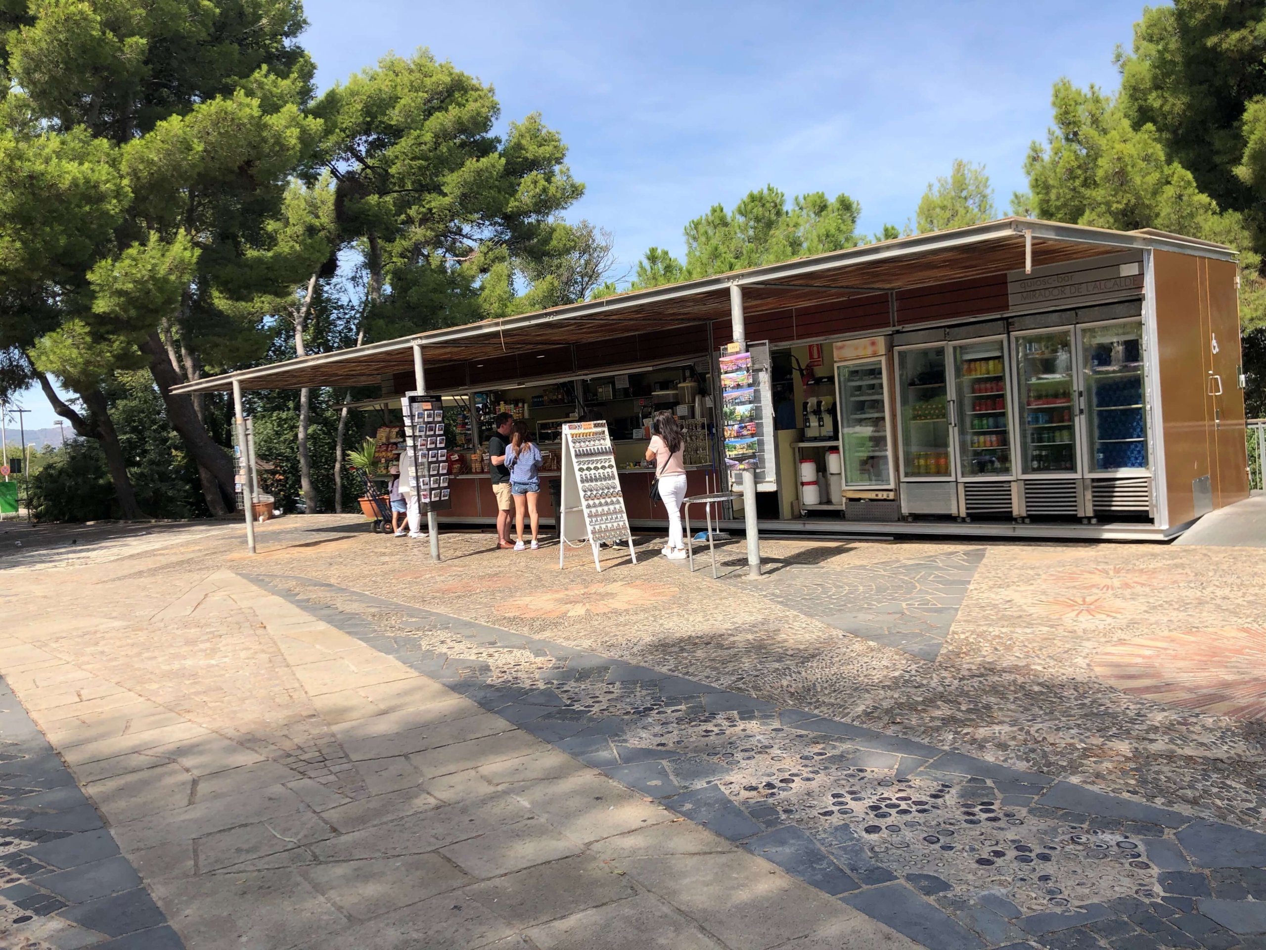 モンジュイック公園の売店