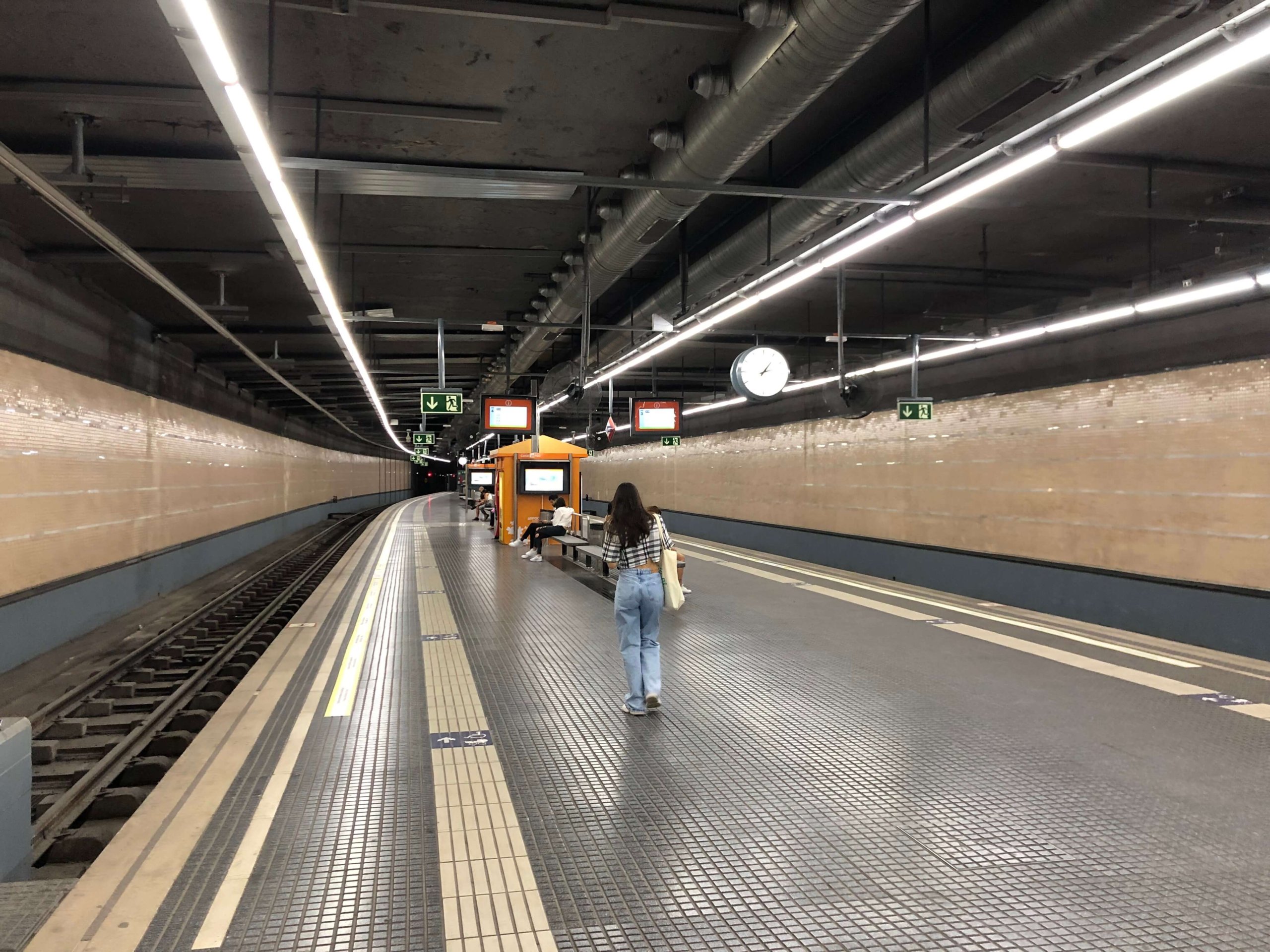 カタルーニャ鉄道ホーム