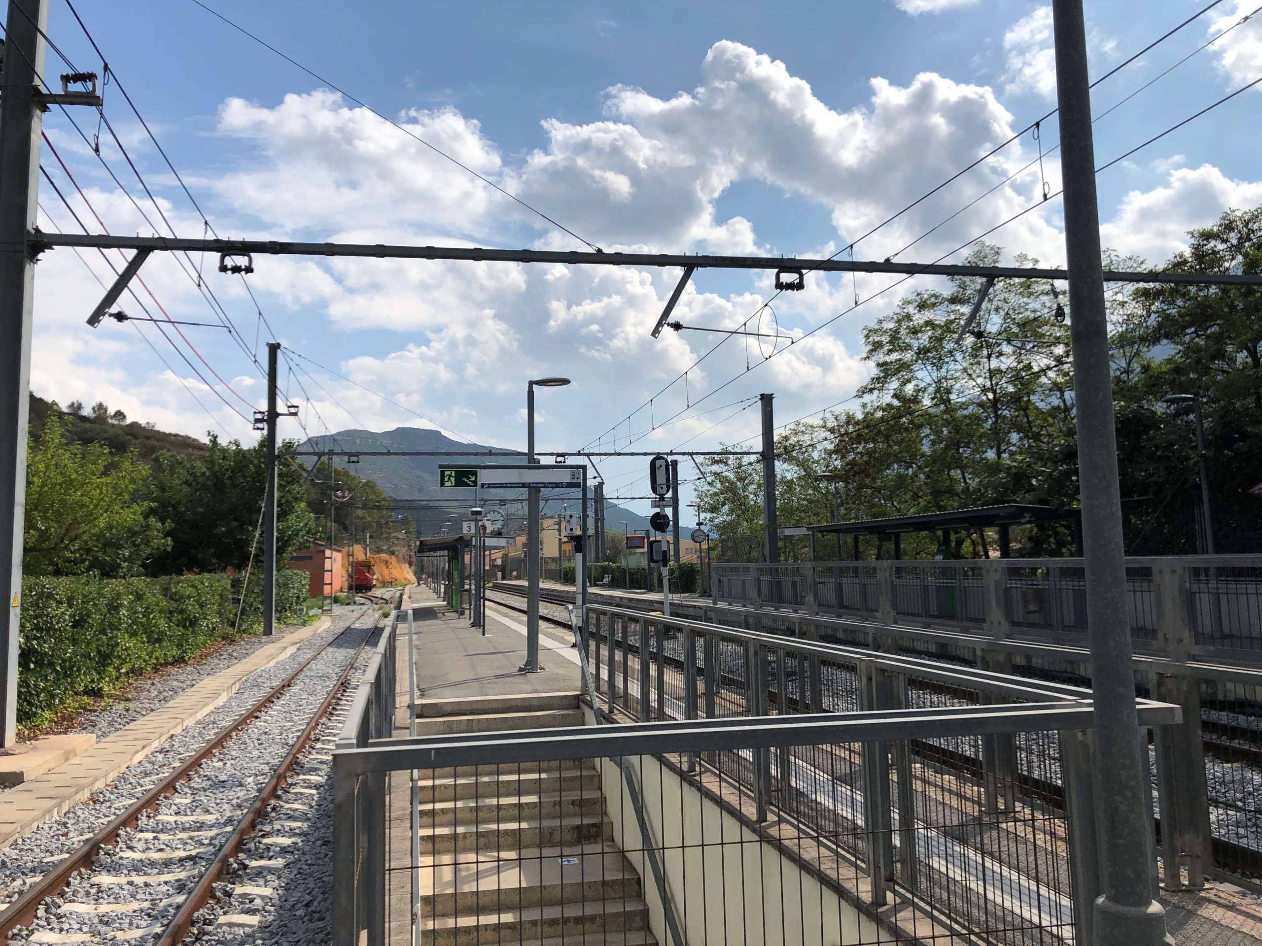 カタルーニャ鉄道ホーム