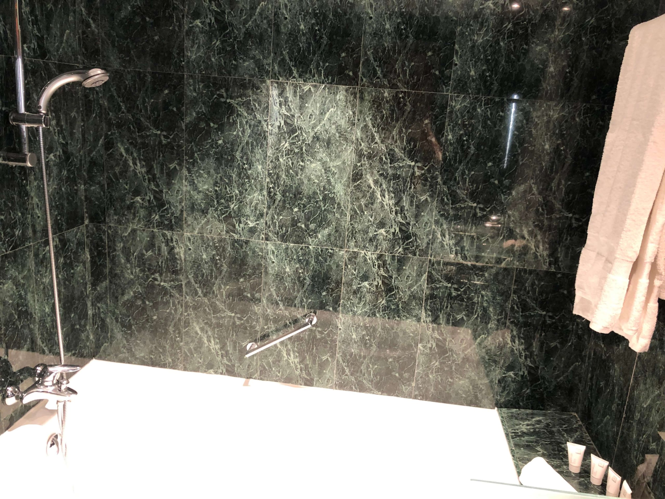 ACホテル・タラゴナ・バスルーム