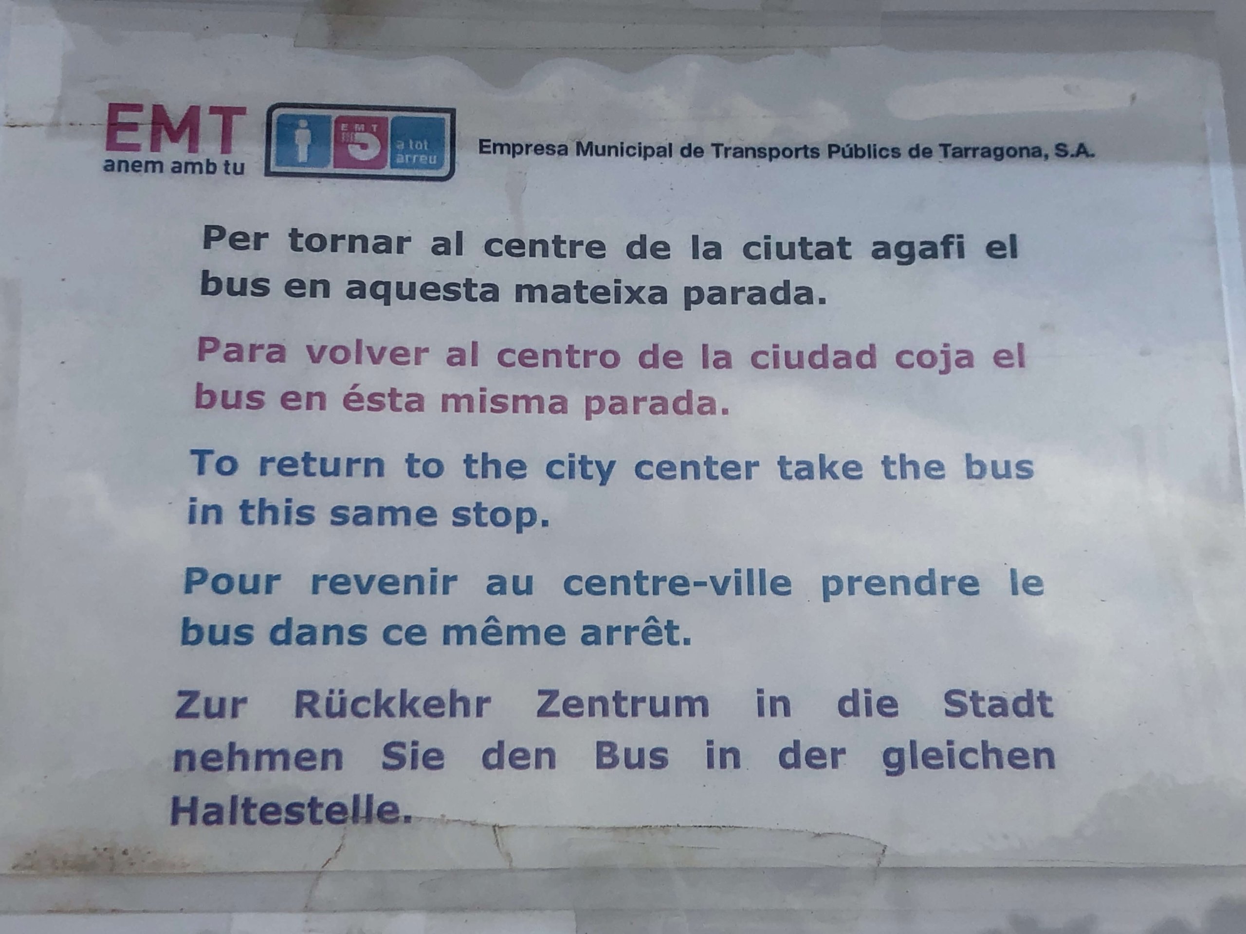 タラゴナ・バス停にあった案内