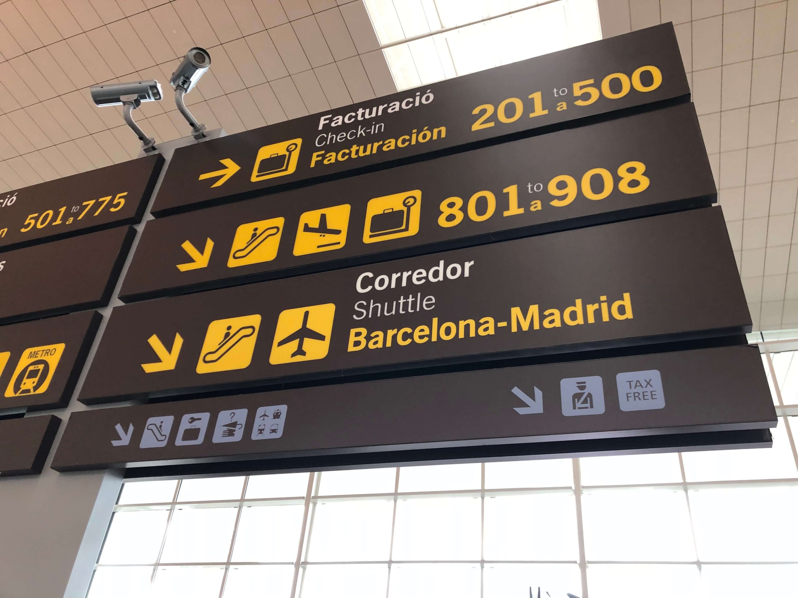 エル・プラット空港・案内