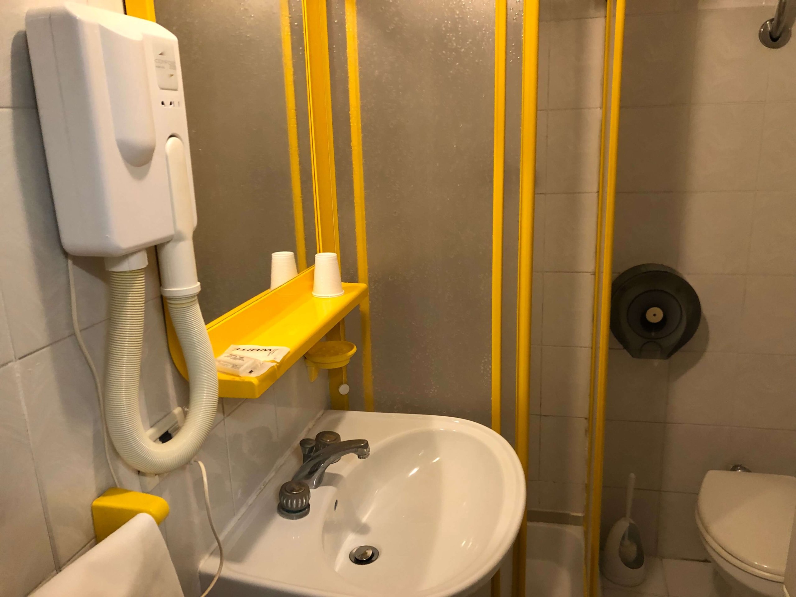 ホテル・ストロンボリ・バスルーム