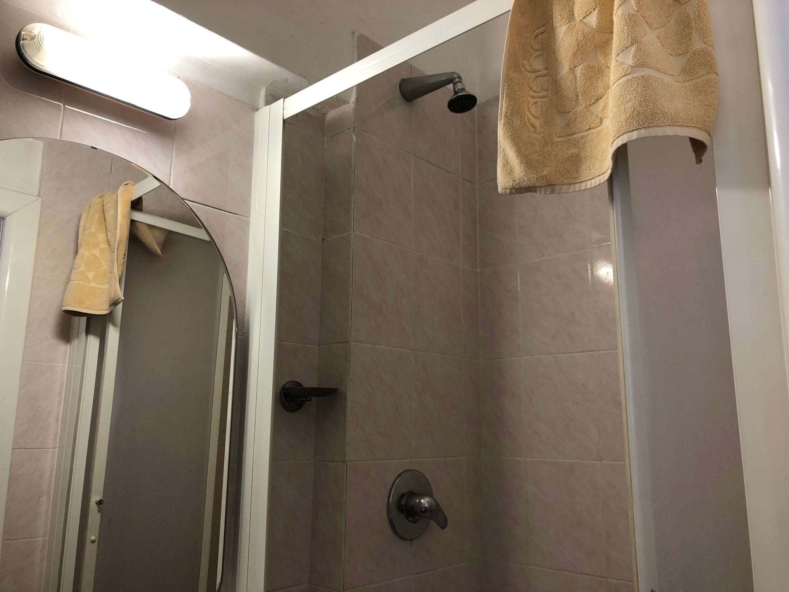 ホテル・キャティ・バスルーム