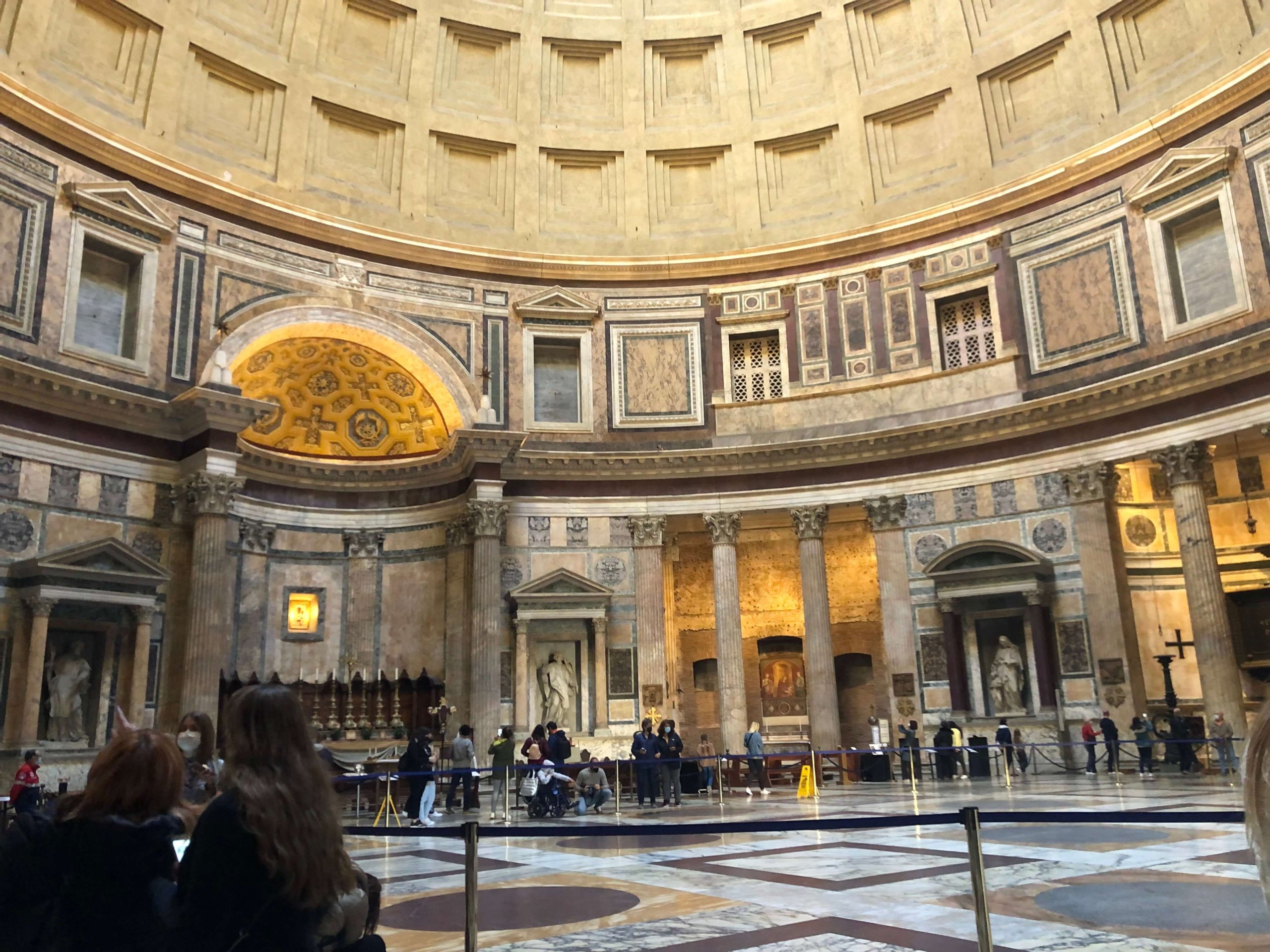 ローマ・パンテオン内部