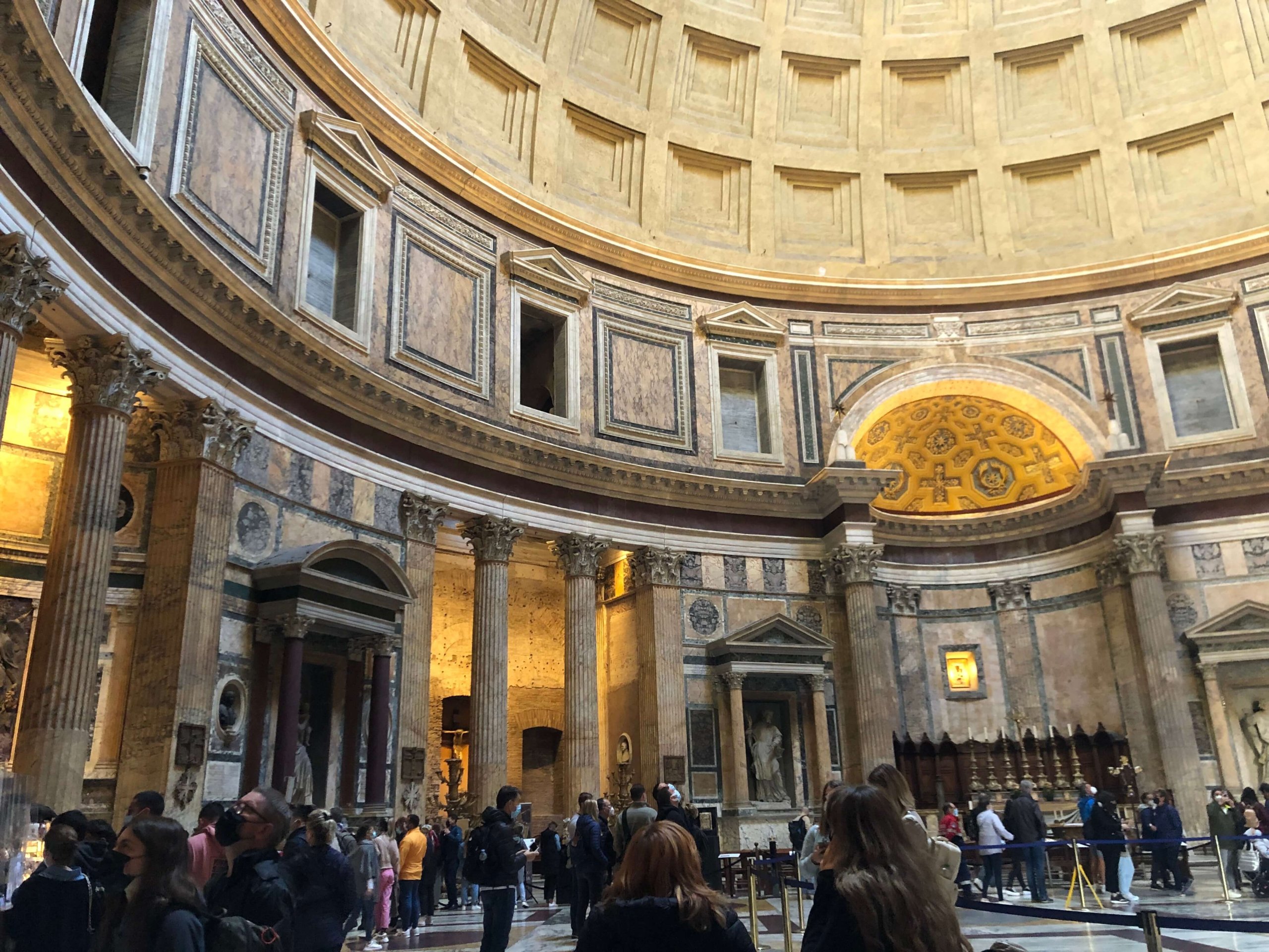 ローマ・パンテオン内部