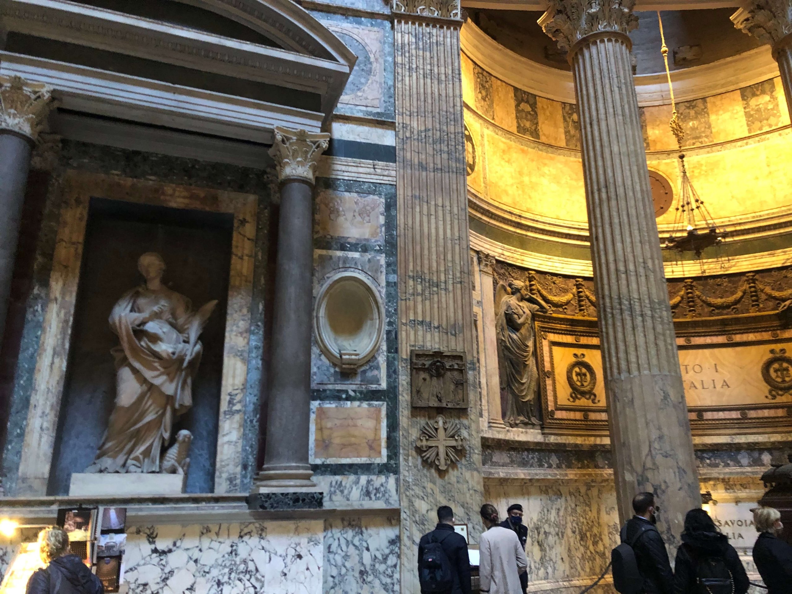 ローマ・パンテオン内部