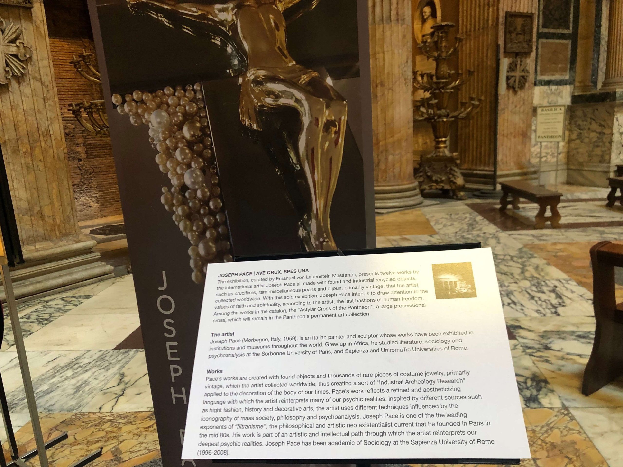 ローマ・パンテオンでの展示物