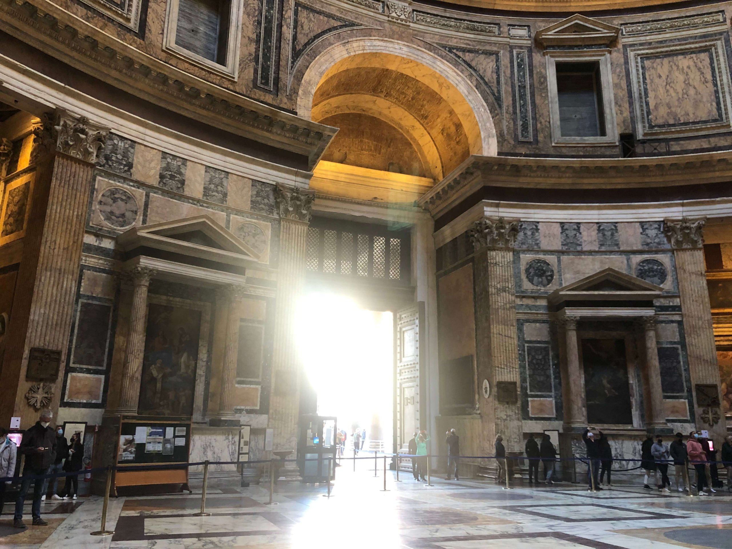 ローマ・パンテオン内部