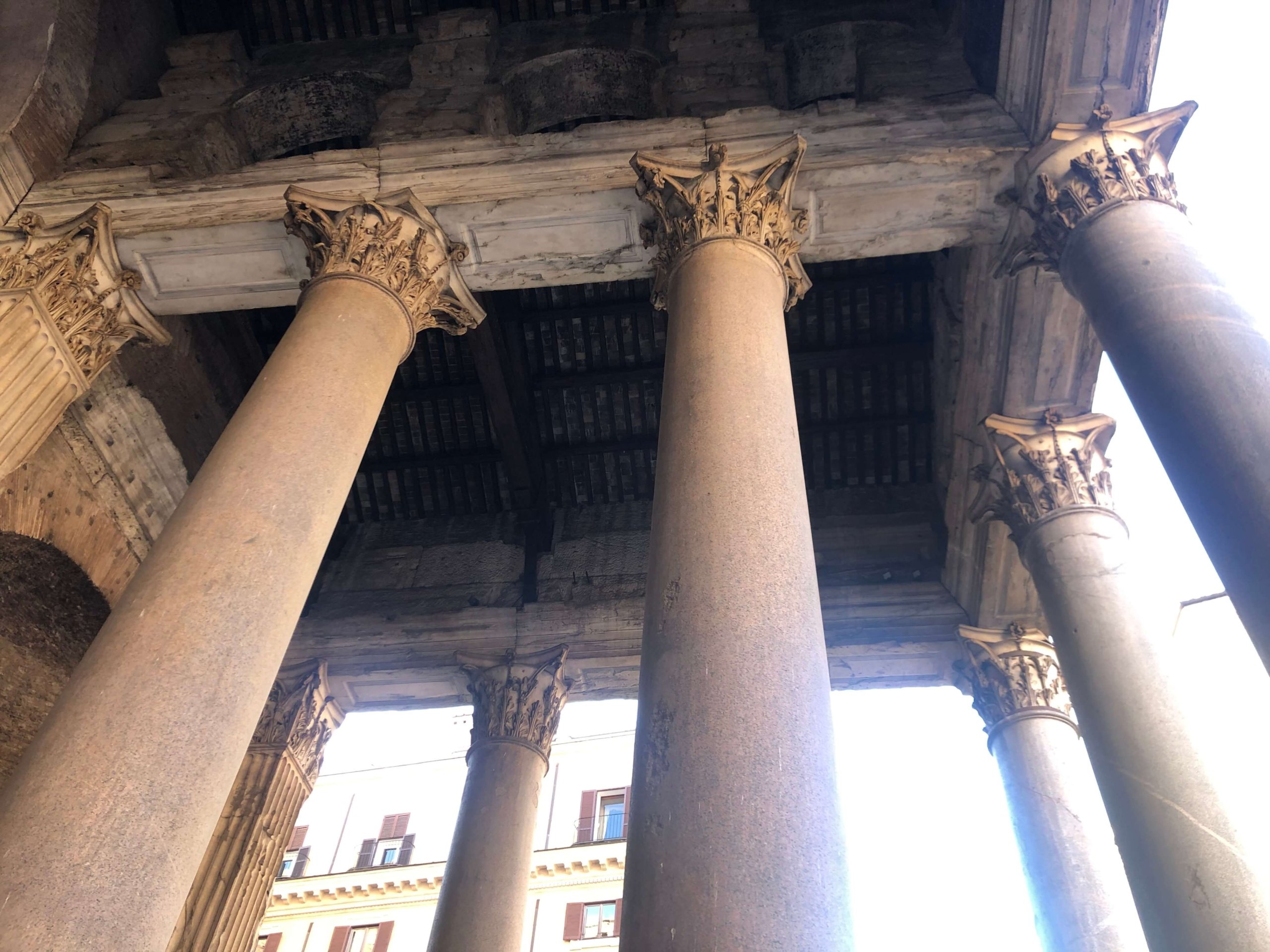 ローマ・パンテオンの柱