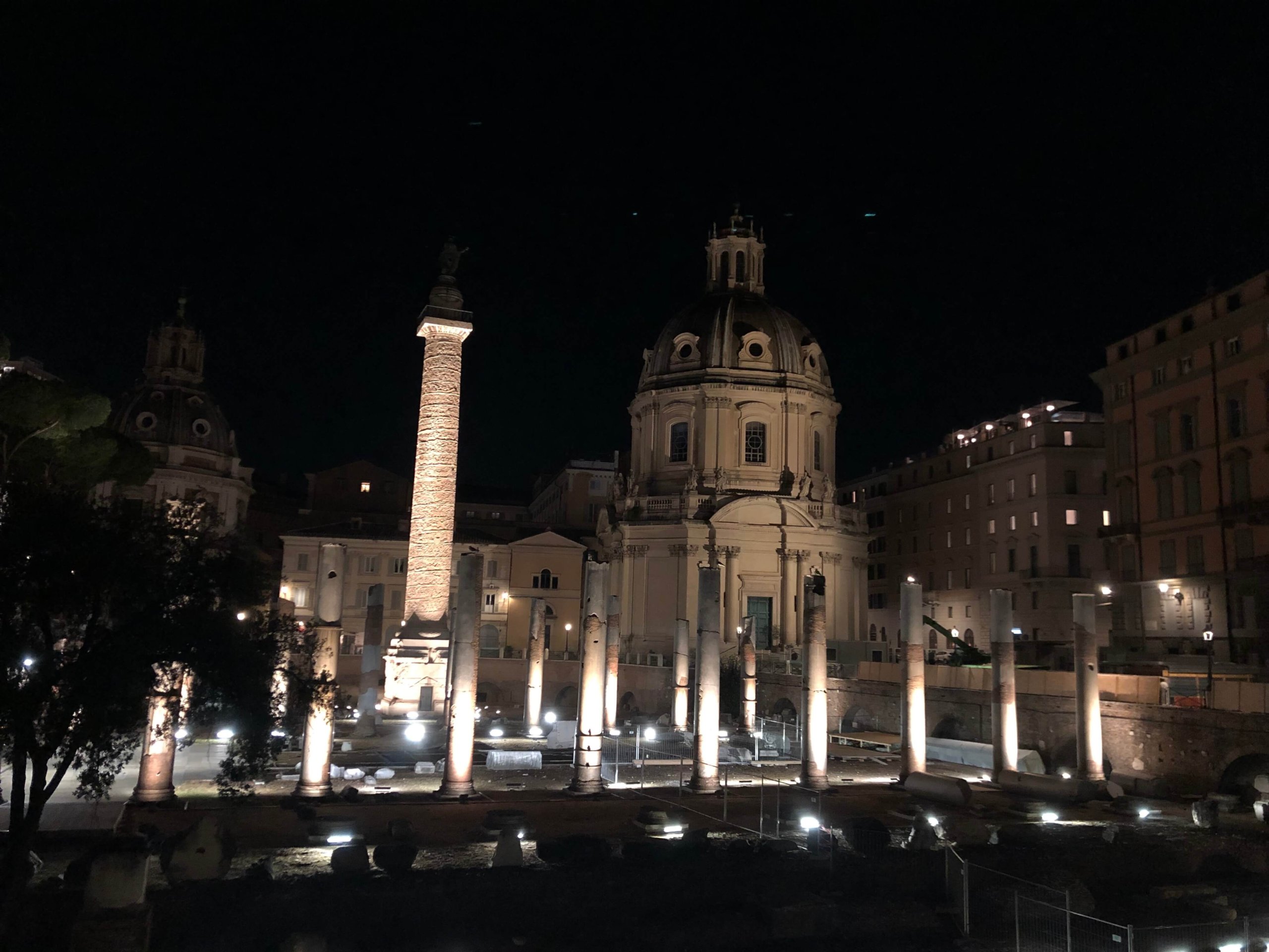 ローマ・トラヤヌスの記念柱