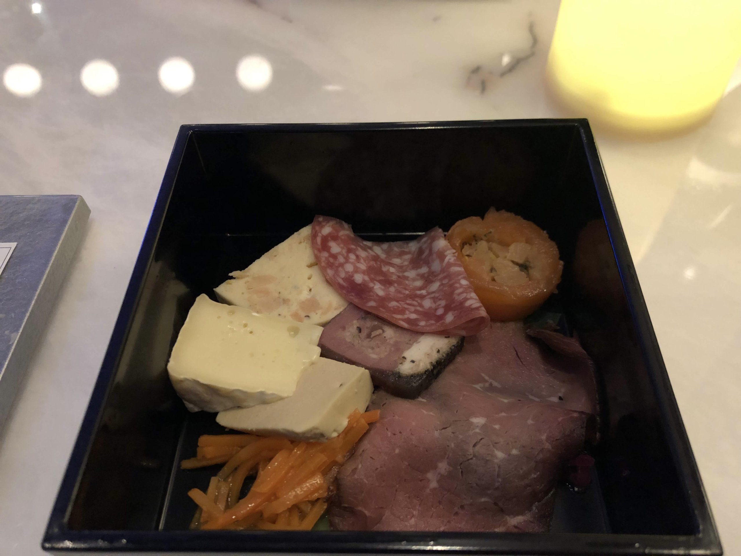 コートヤード大阪本町M18オードブル