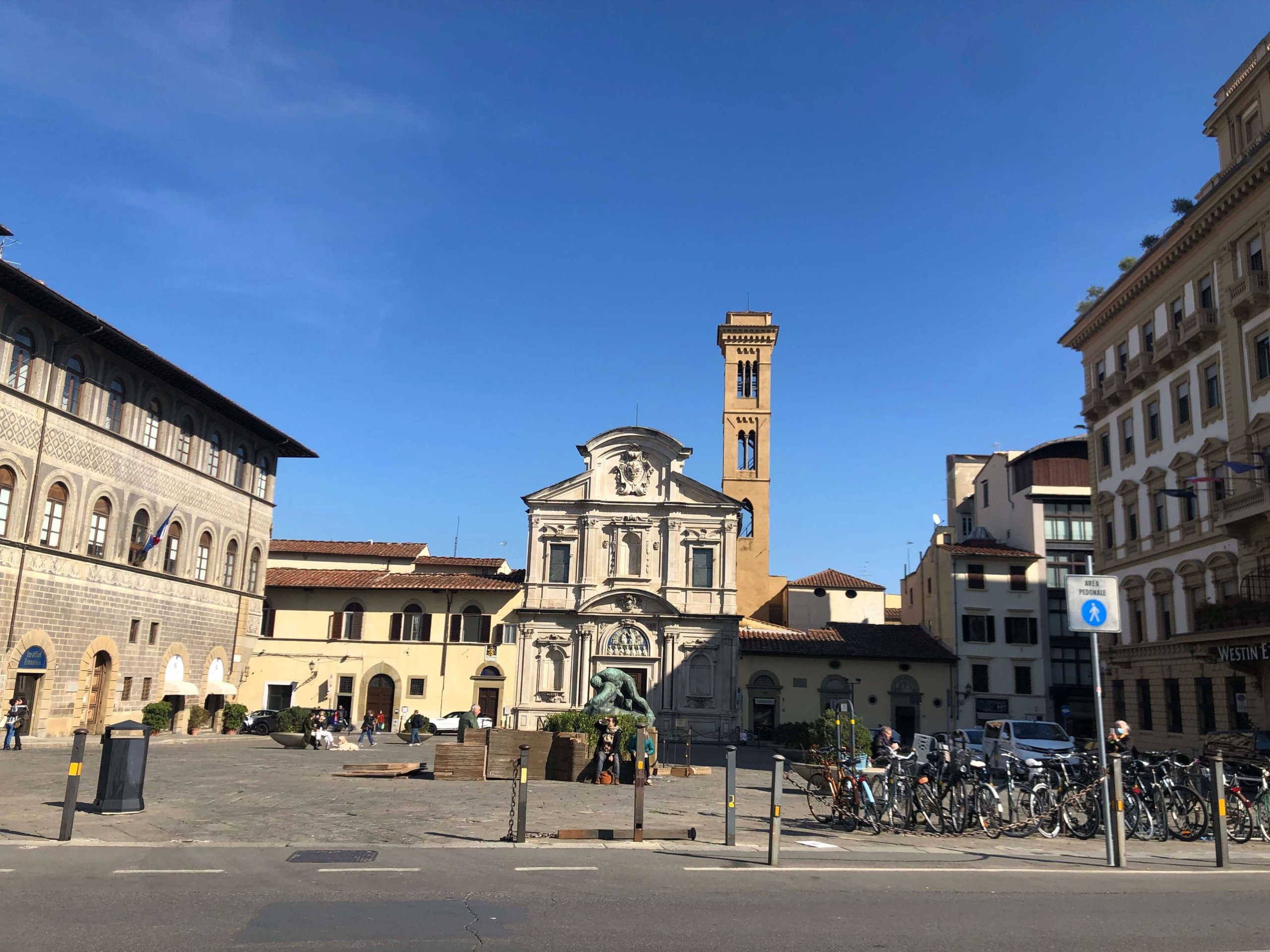 フィレンツェ・オニッサンティ広場