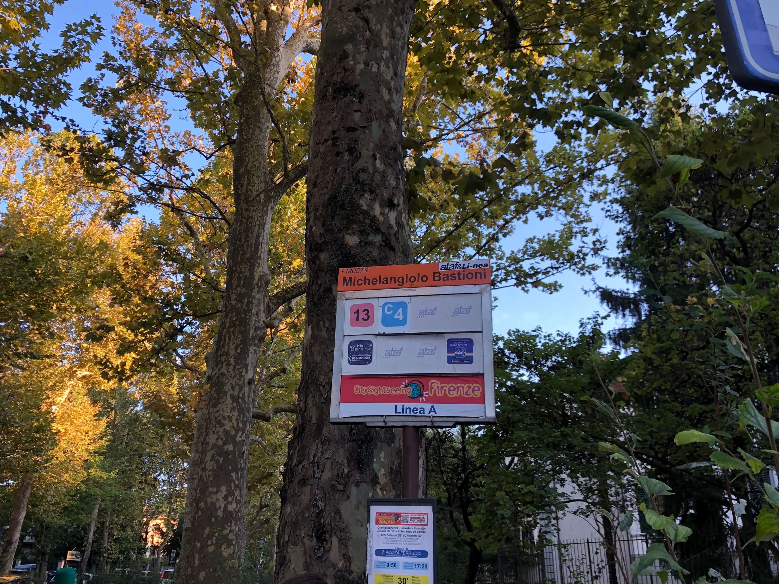 フィレンツェ・ミケランジェロ広場のバス停