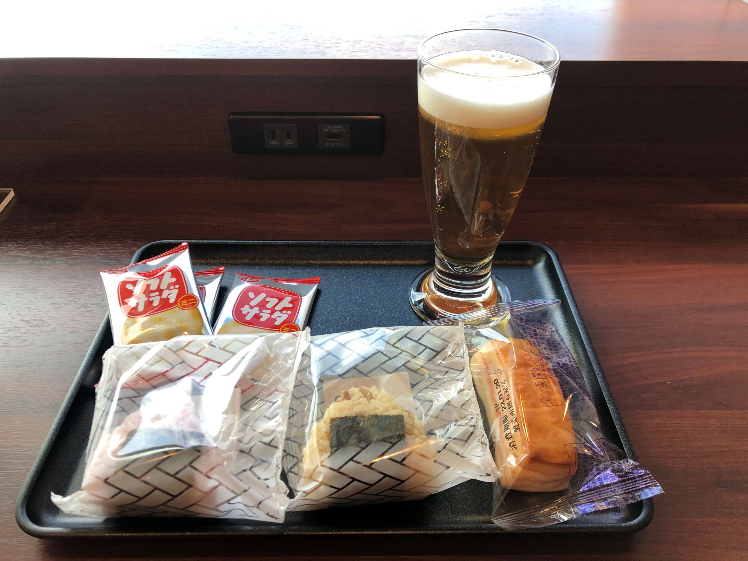 伊丹空港JALダイヤモンドプレミアラウンジ食べたもの