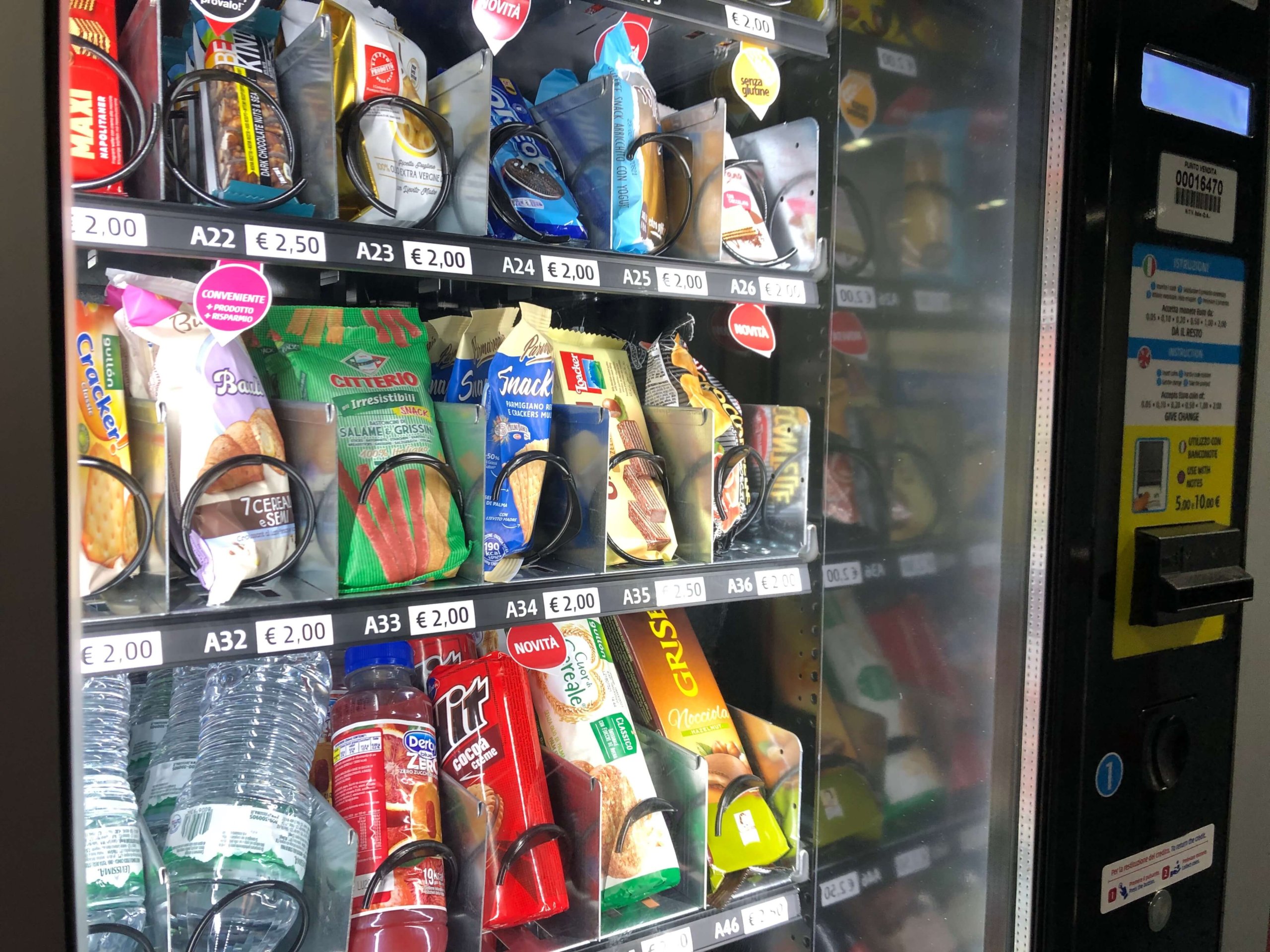 .italo車内の自動販売機