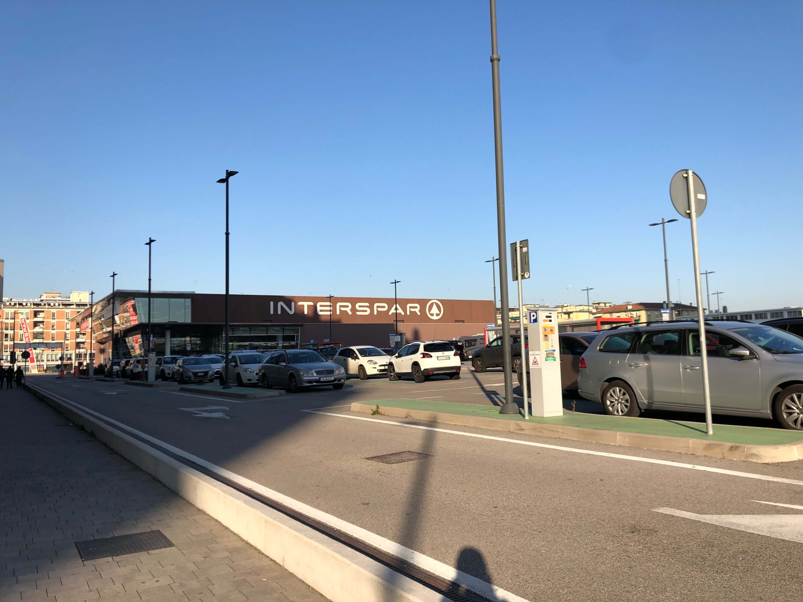 メストレ・INTERSPAR