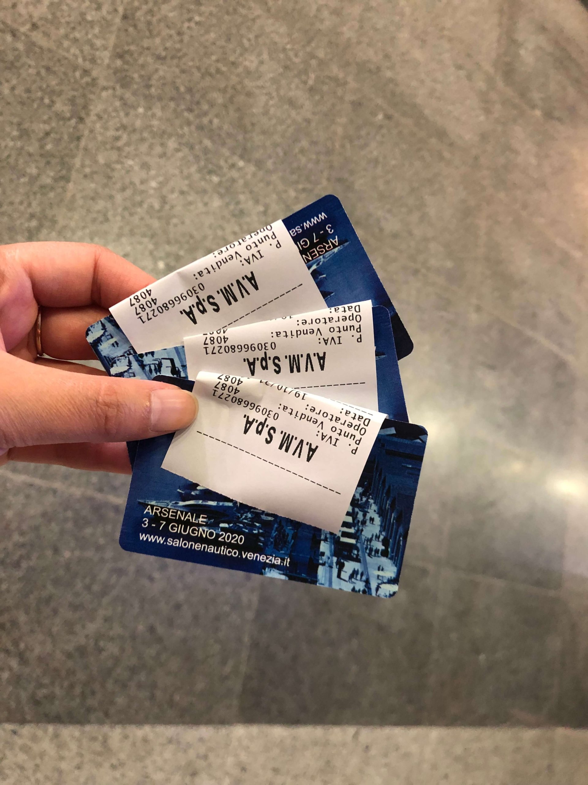 バスのチケット