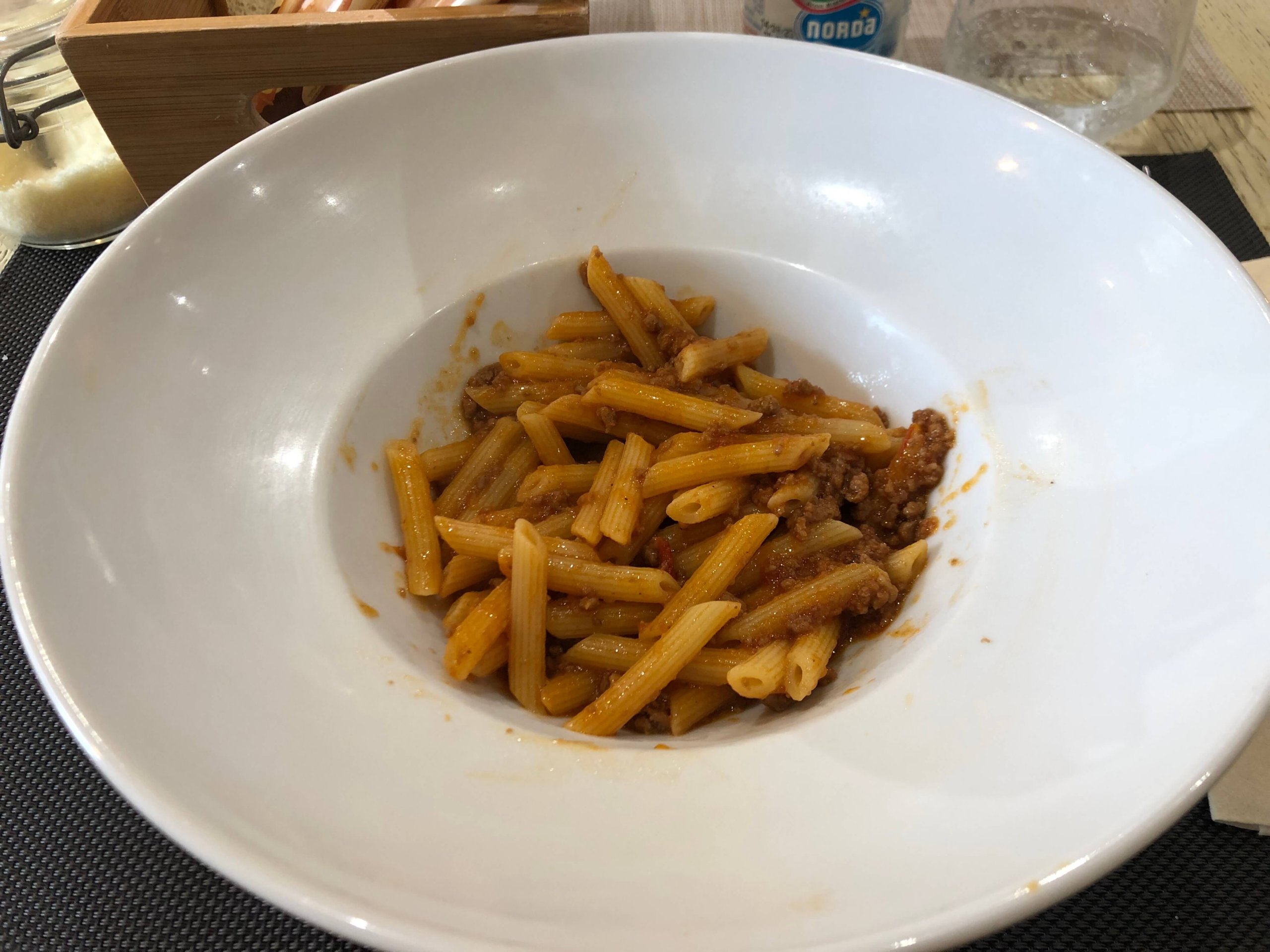 ベネツィア・Aquila Restaurant Wine Bar・ボロネーゼ