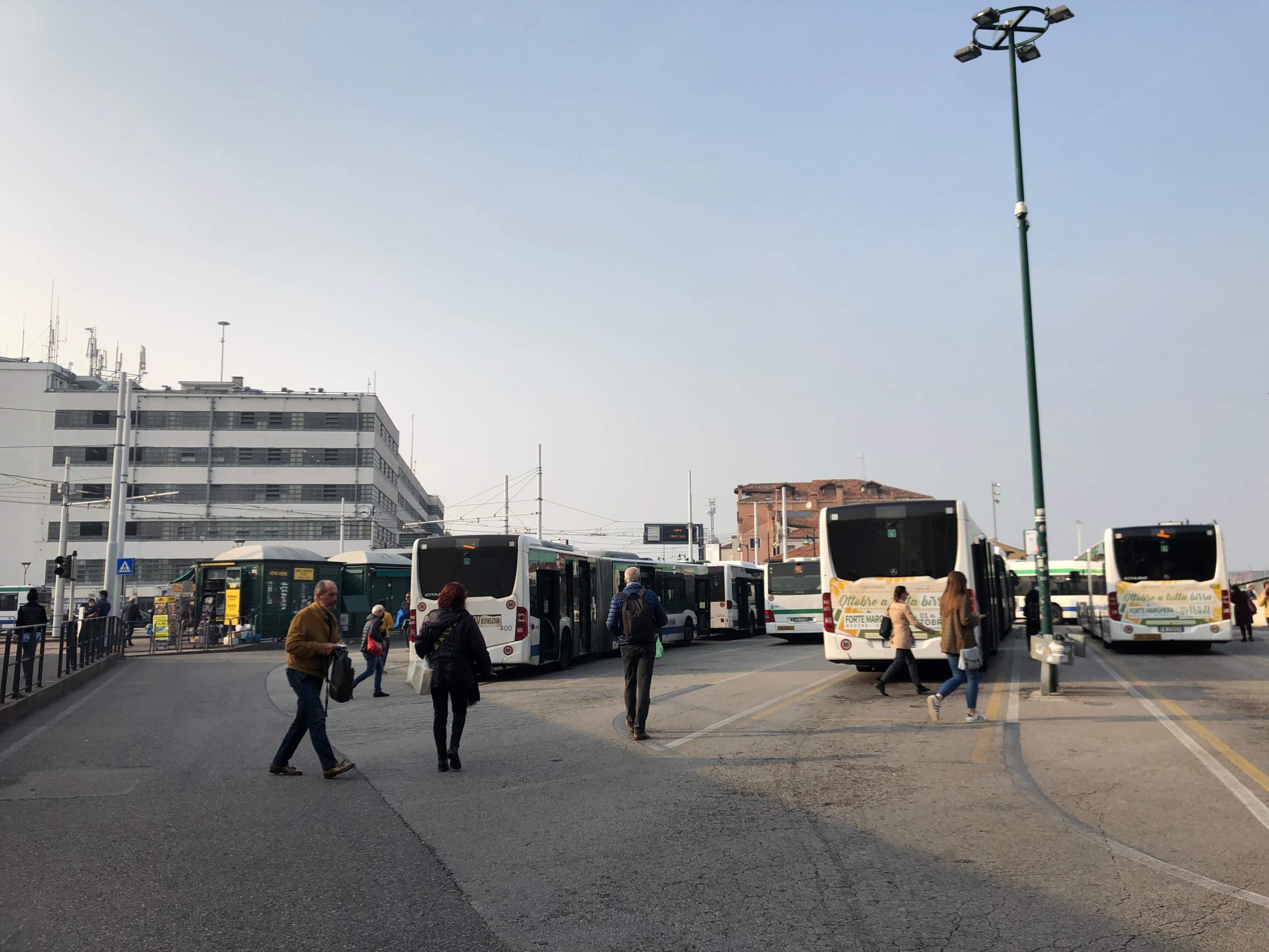 ベネツィア・ローマ広場バス停