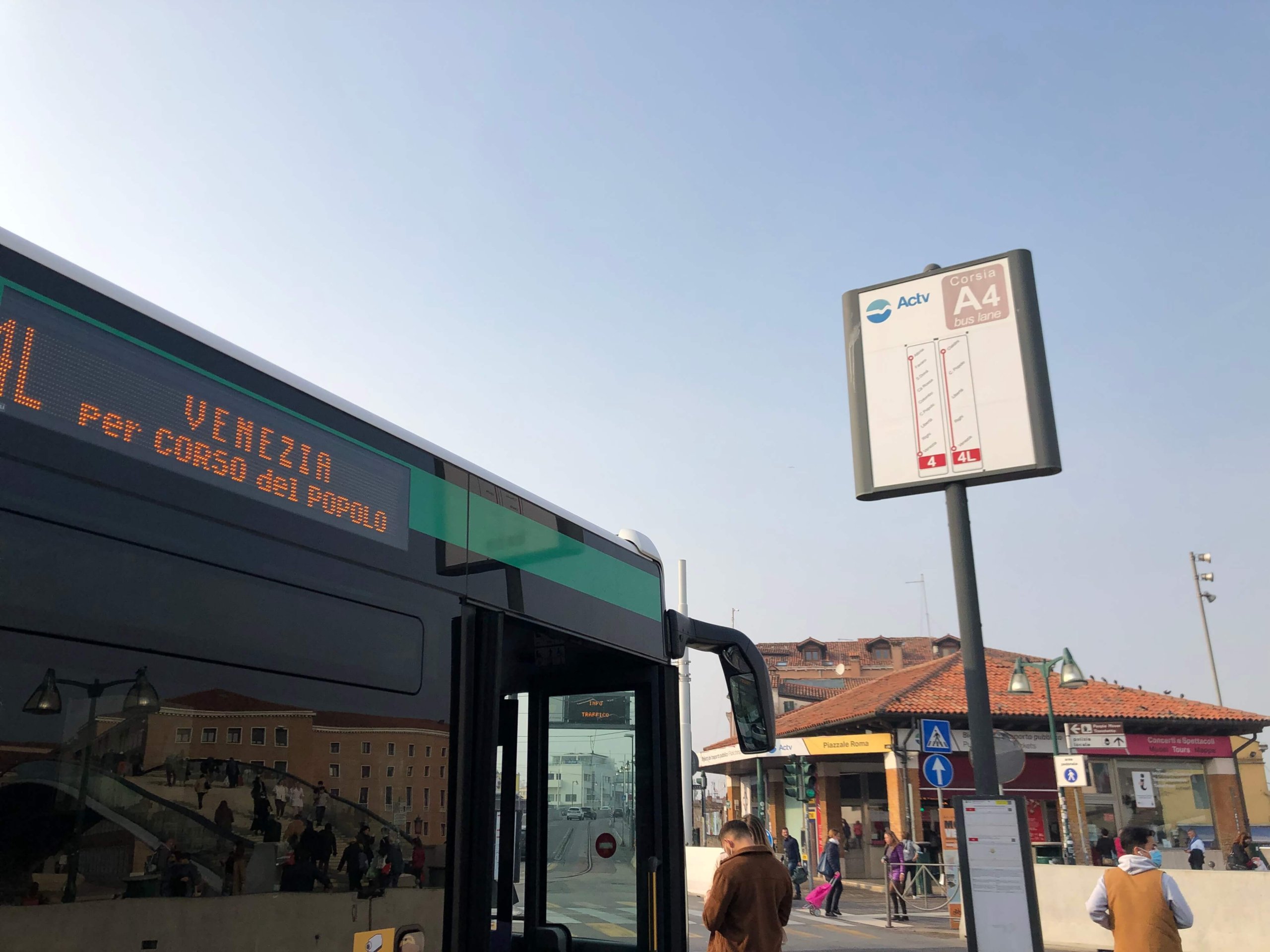 ベネツィア・ローマ広場バス停
