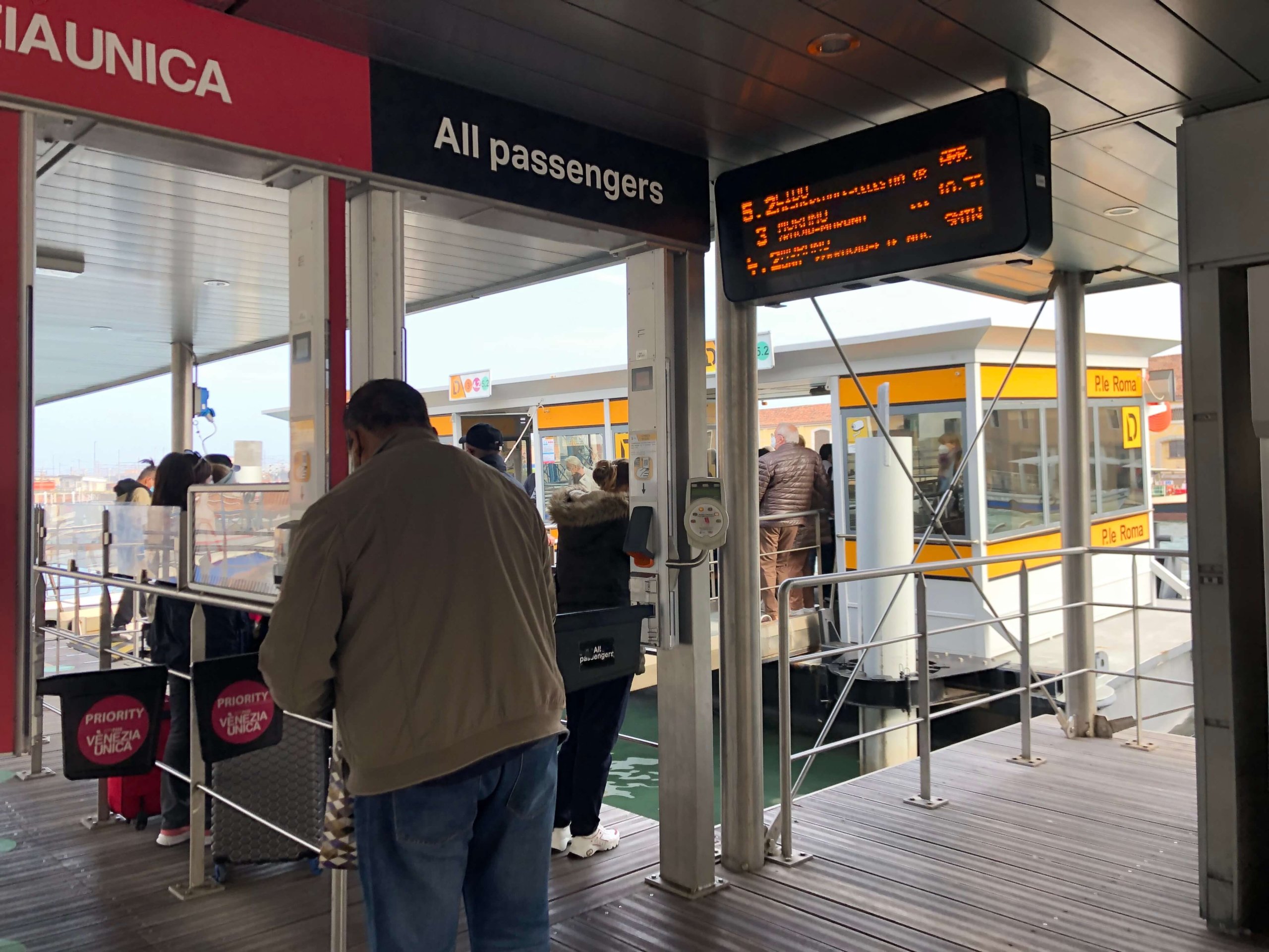 ヴェネツィア・ローマ広場のヴァポレット乗り場