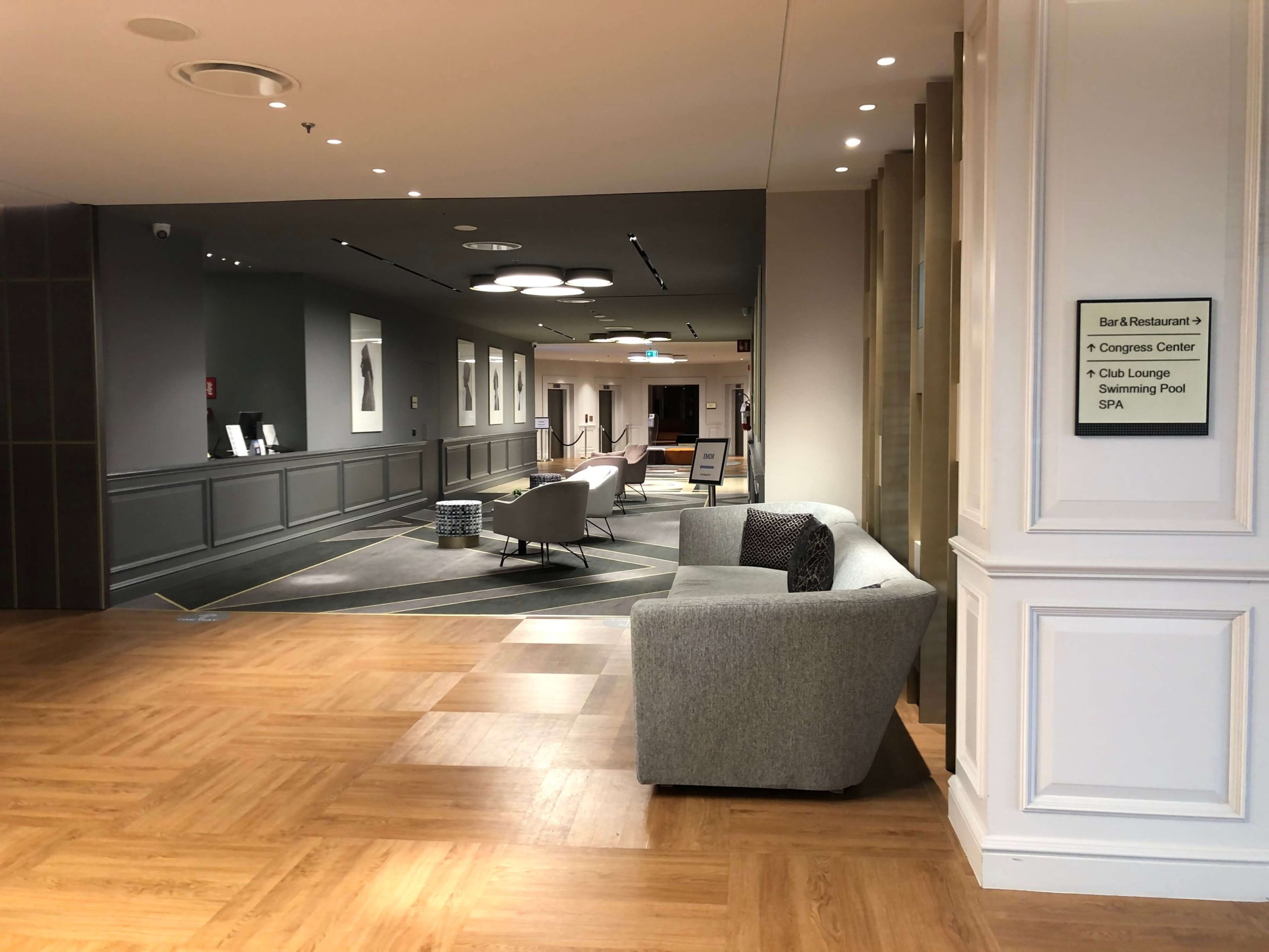 シェラトン・ロビー