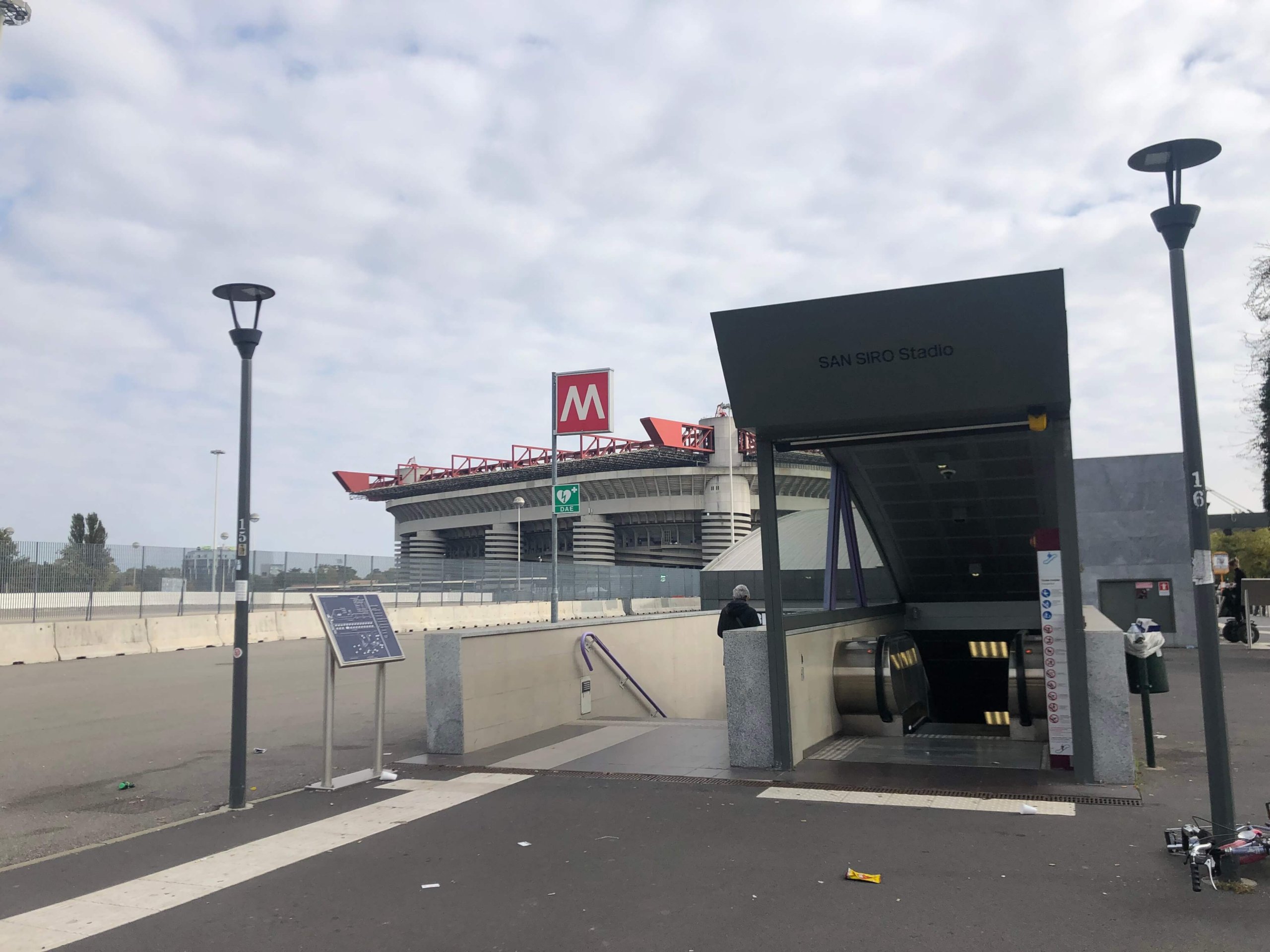 サン・シーロ・スタジオ駅