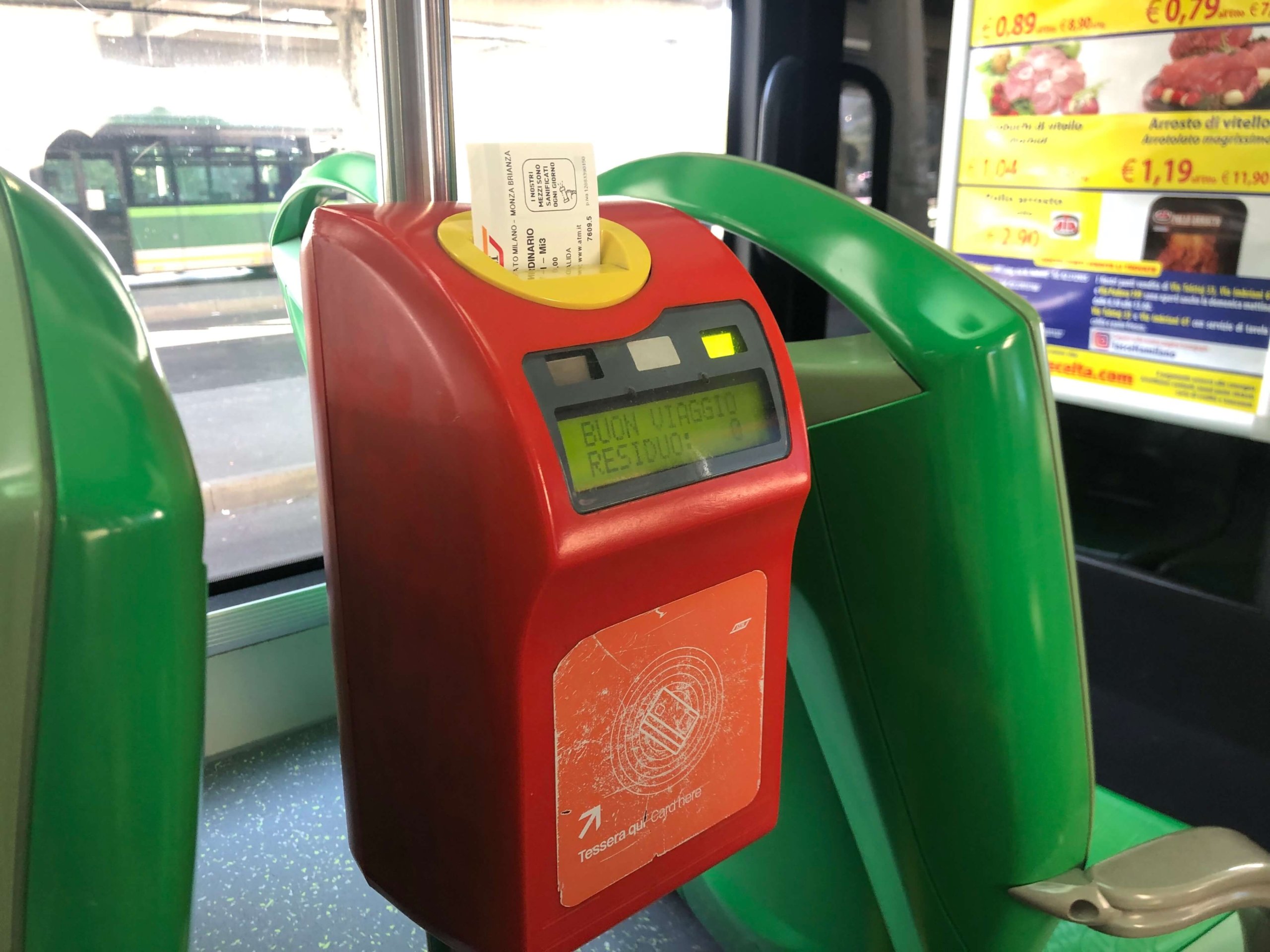ミラノ・バス検札機