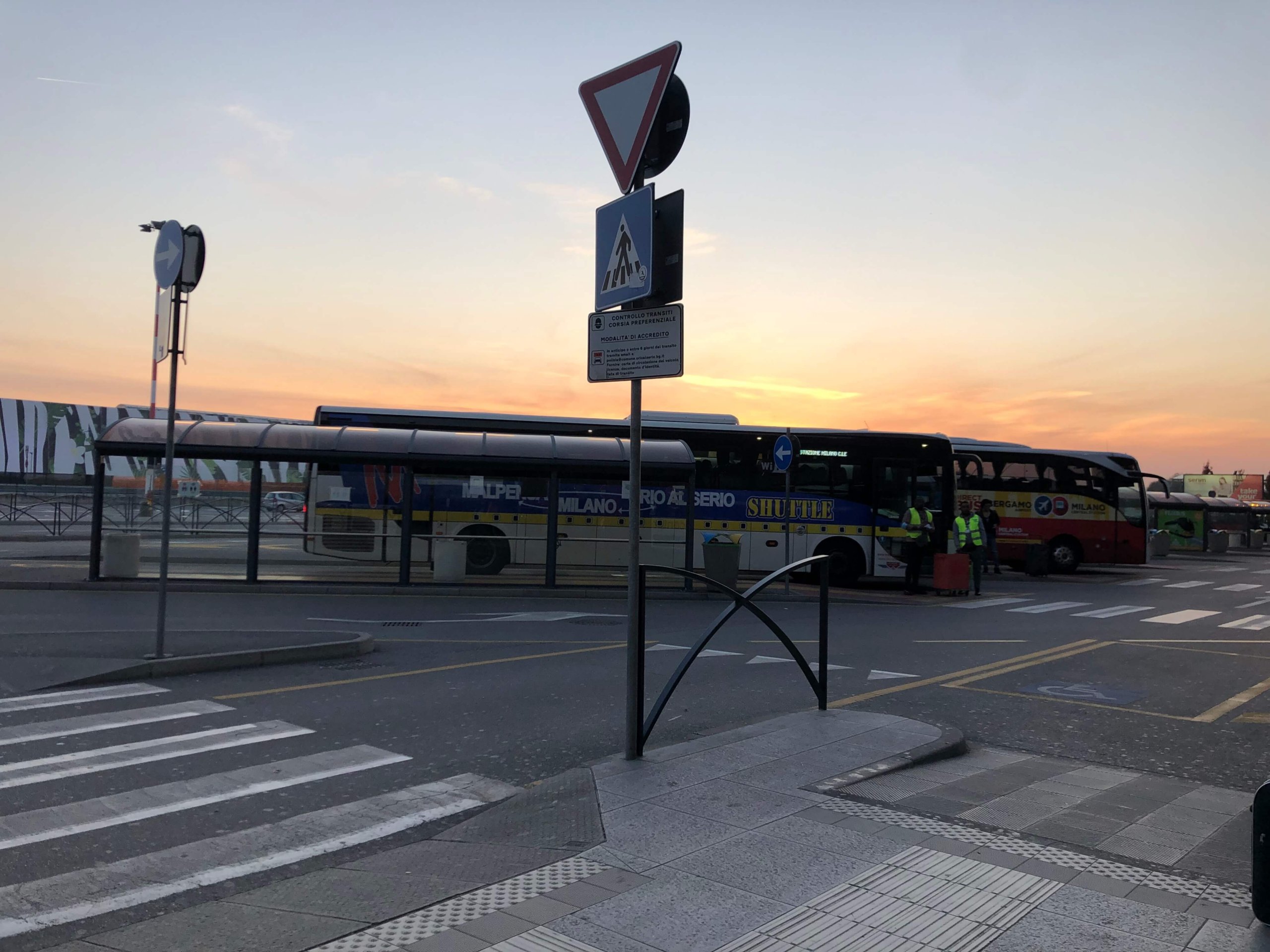 オーリオ・アル・セーリオ空港