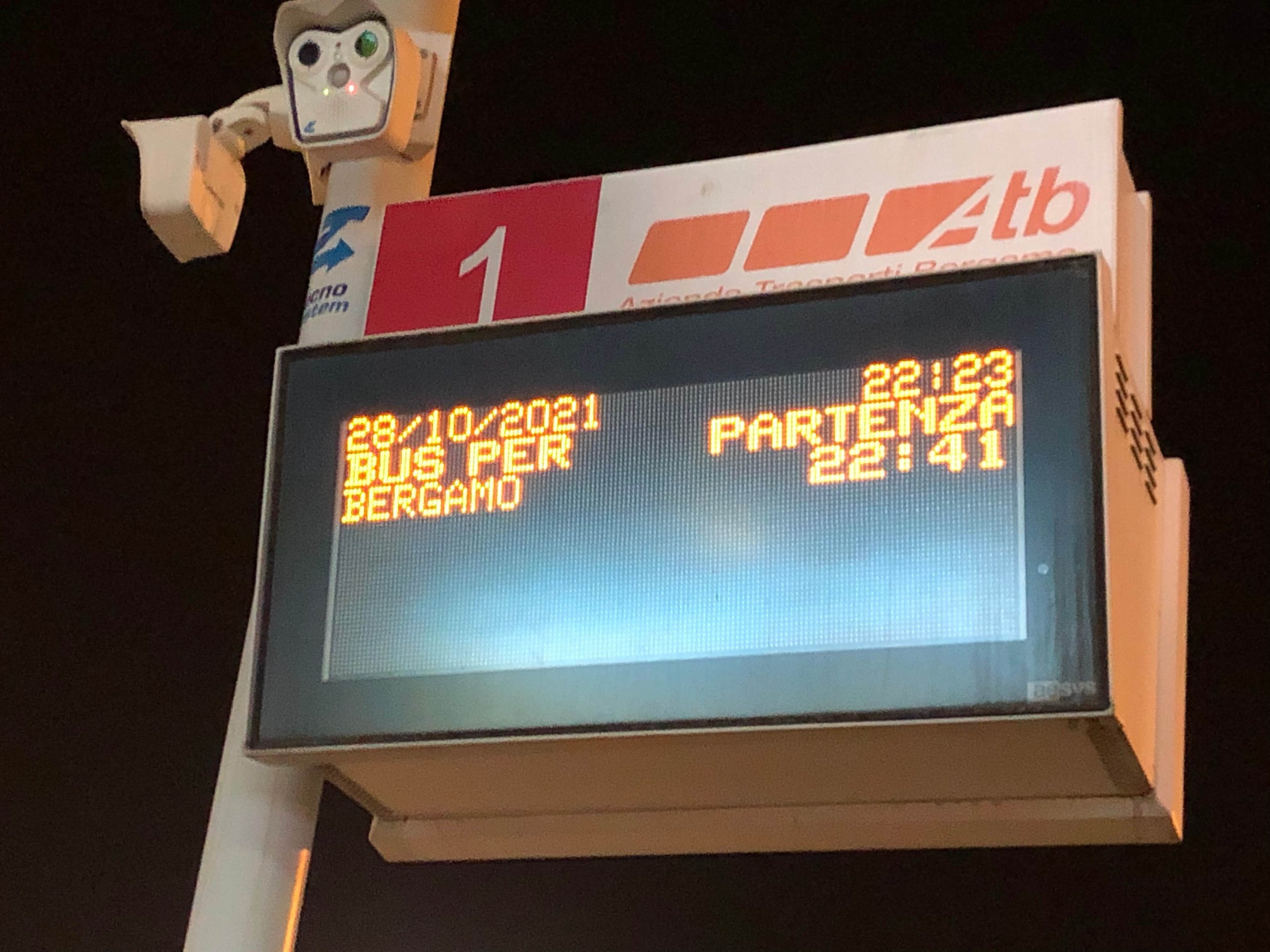 オーリオ・アル・セーリオ空港・バス停