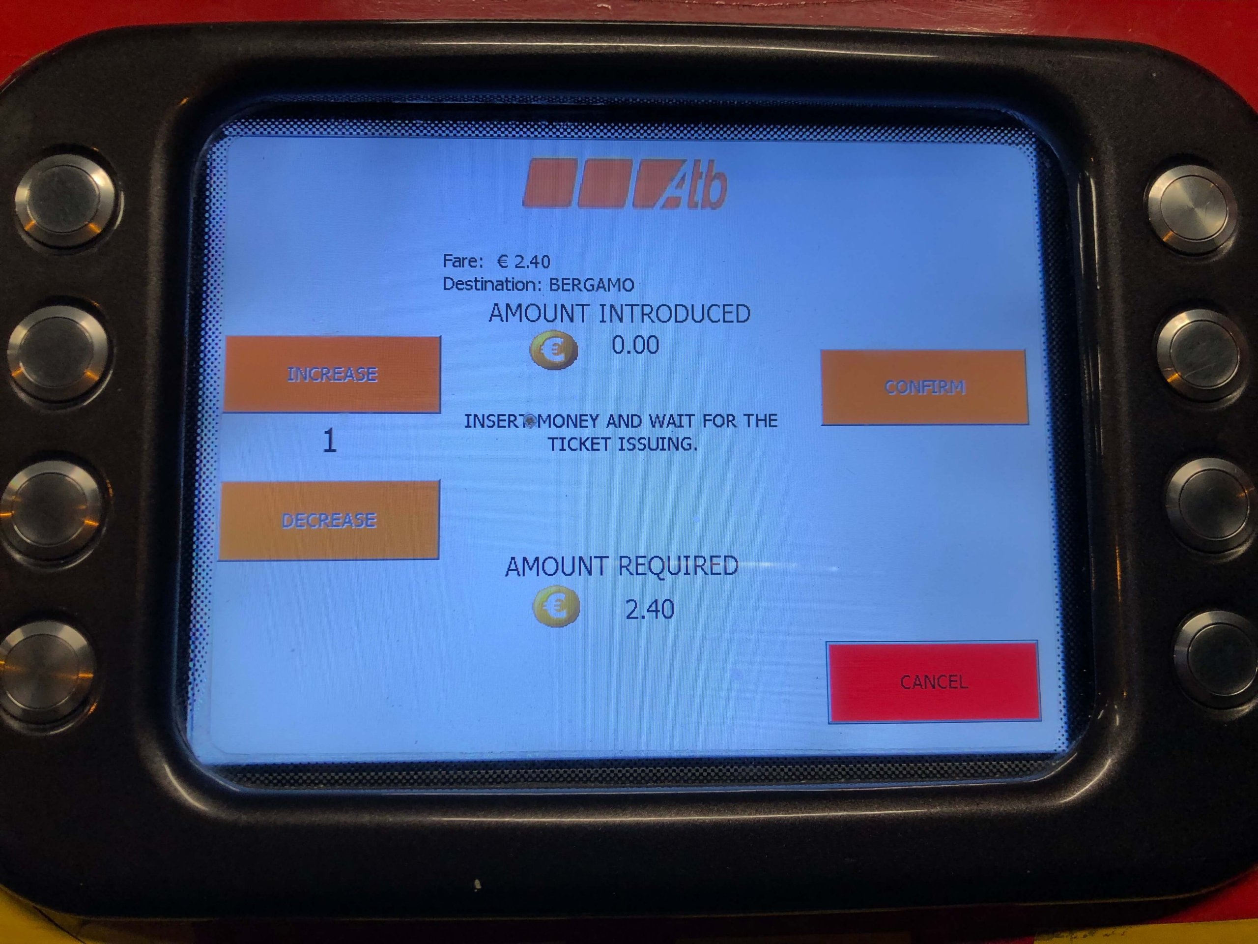 オーリオ・アル・セーリオ空港・バスチケット券売機