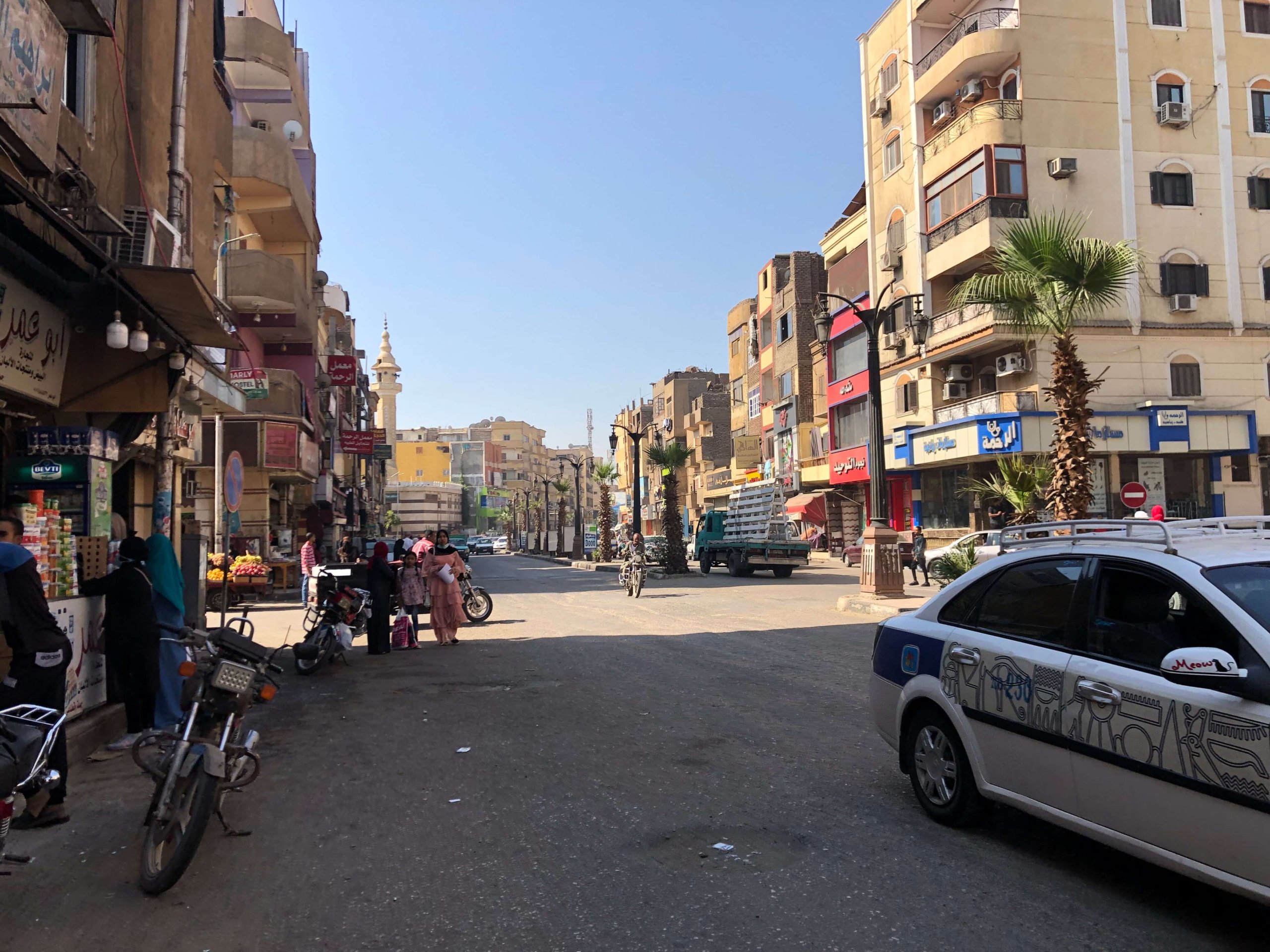 ルクソール駅前