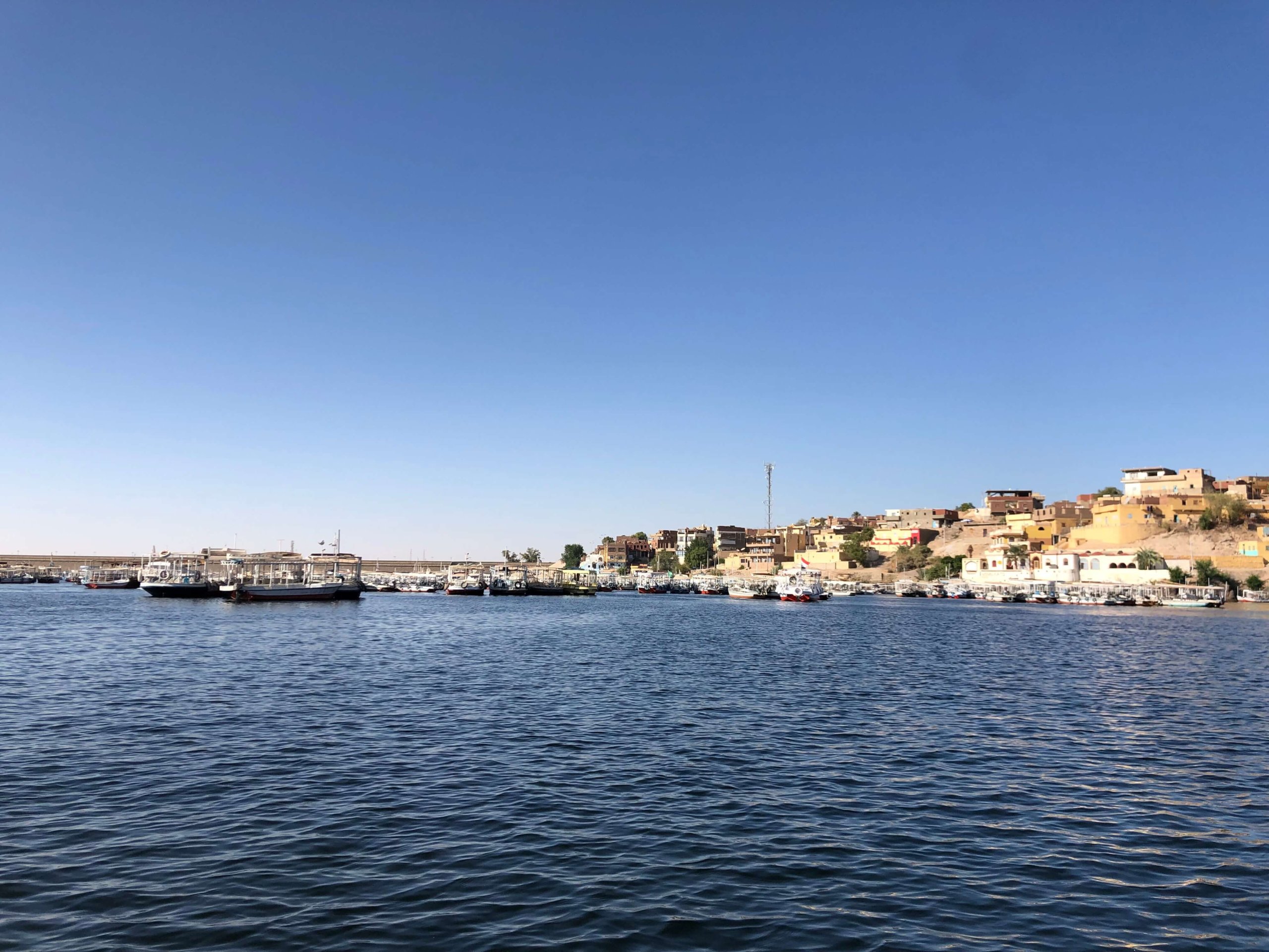 フィラエ神殿から帰る船からの景色