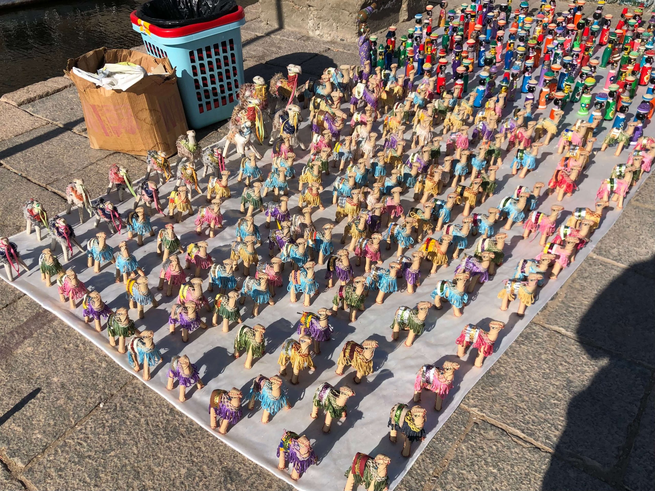 フィラエ神殿船着き場のお土産屋さん