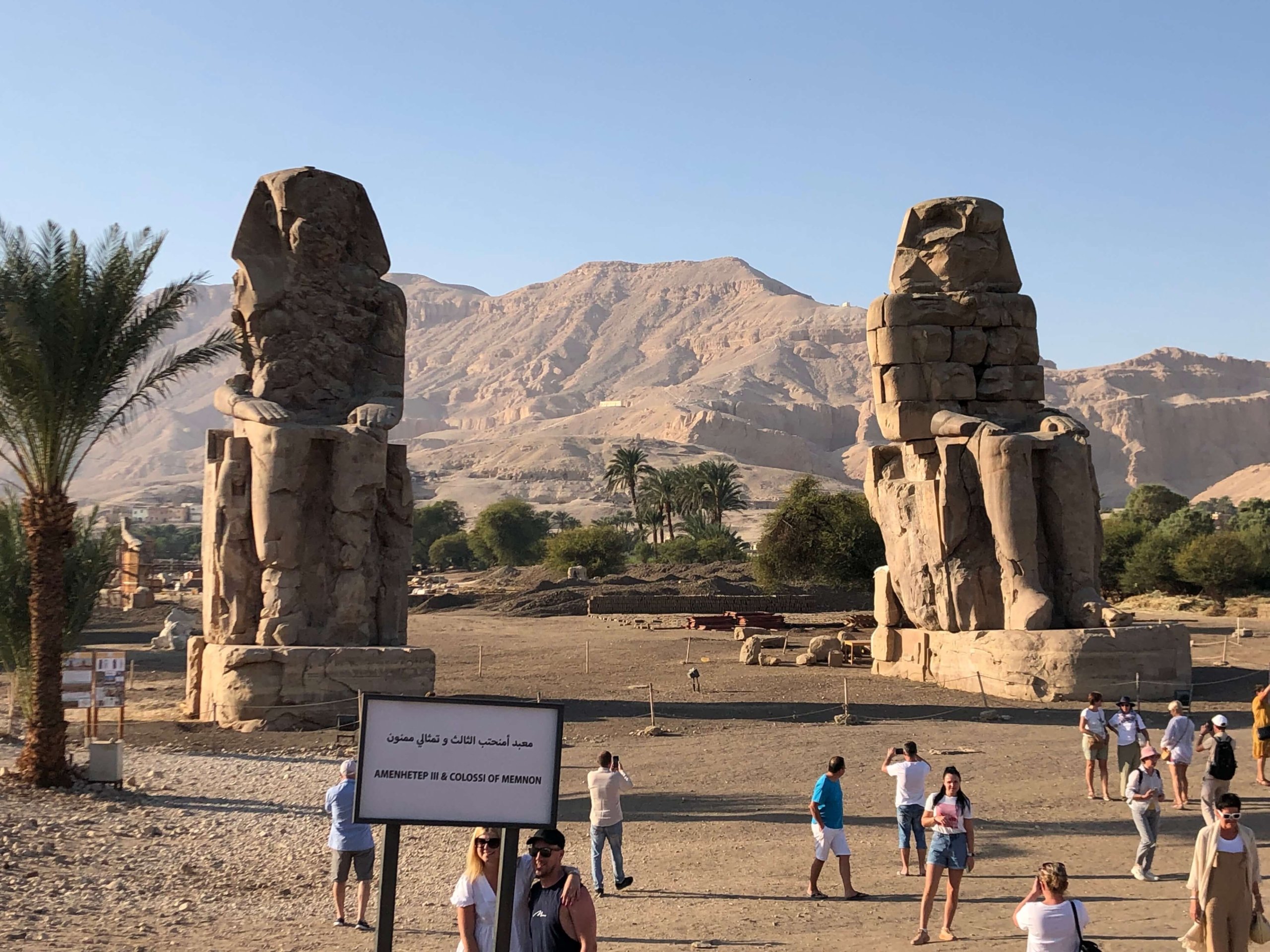 メムノンの巨像