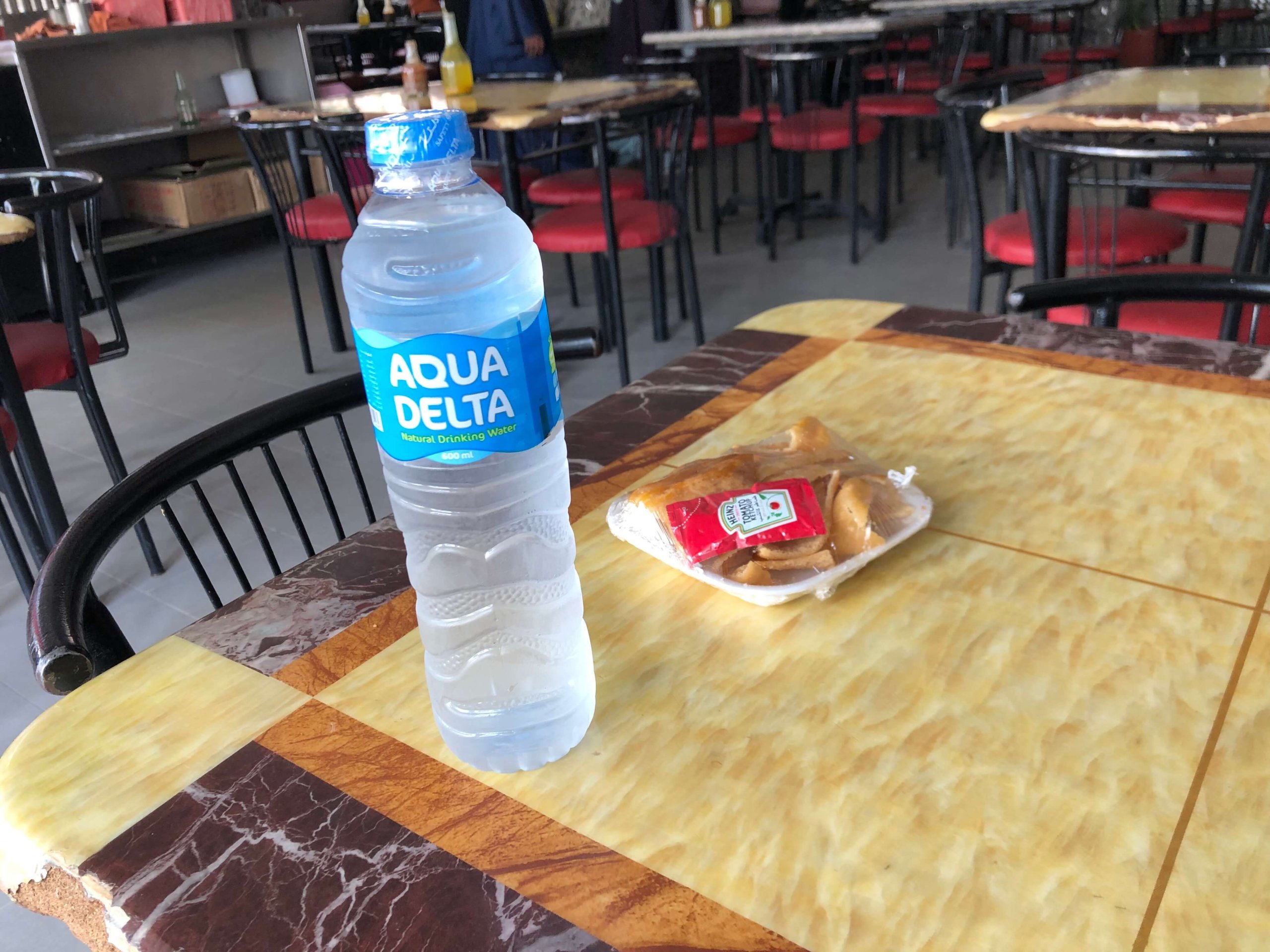 Al Safwa restaurant・水とスナック