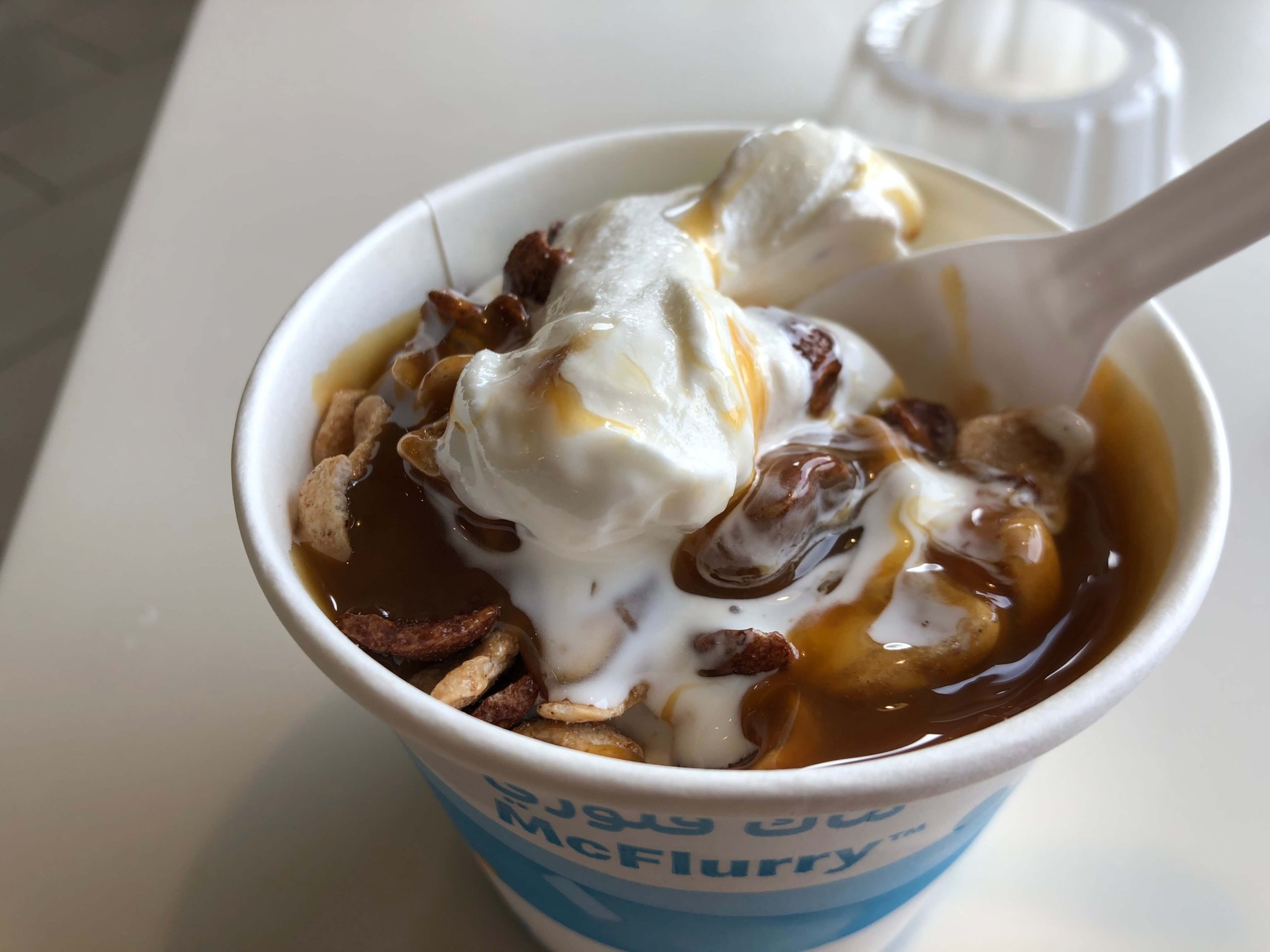 アスワン・マクドナルド・マックフルーリー