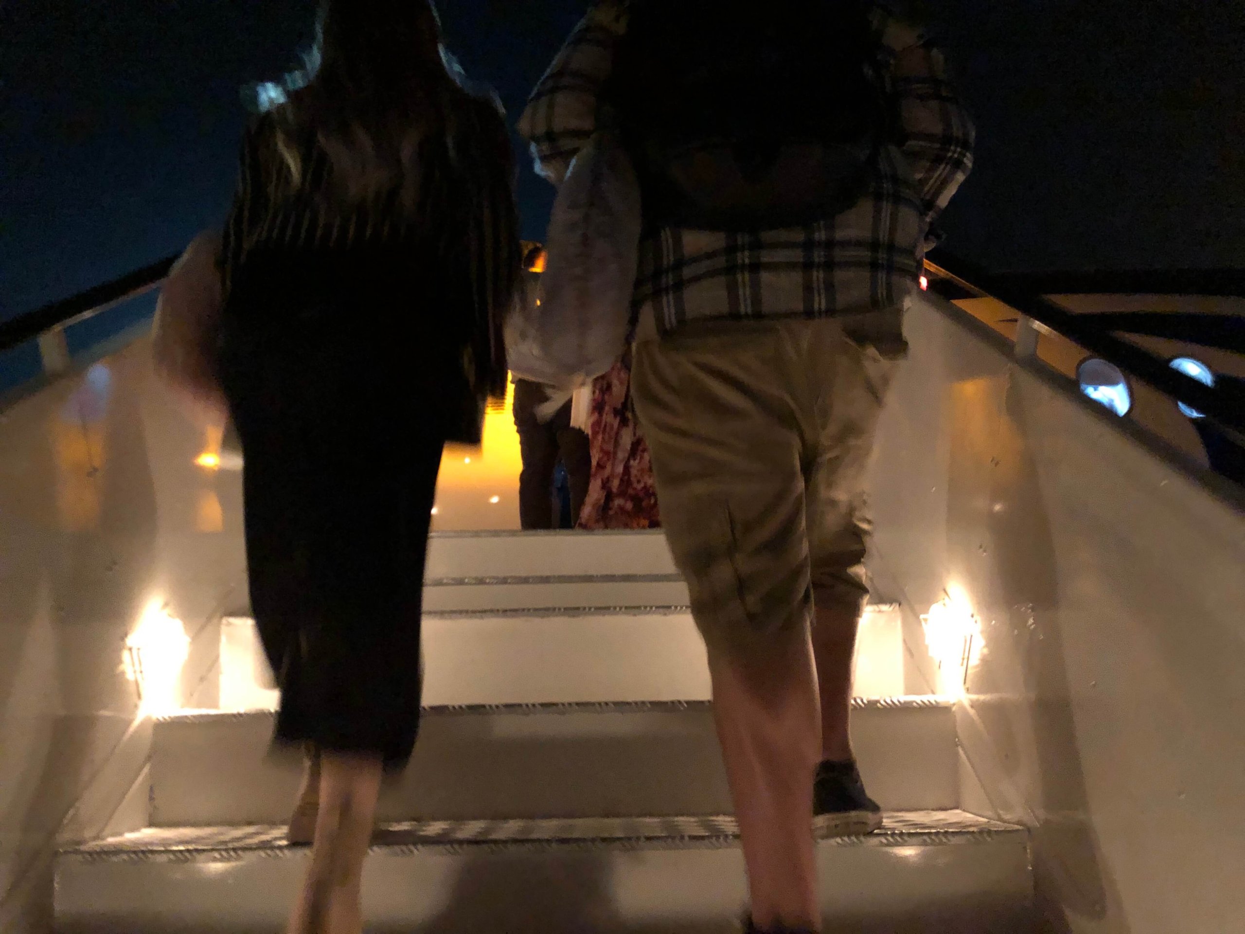 エジプト航空・飛行機に乗るところ